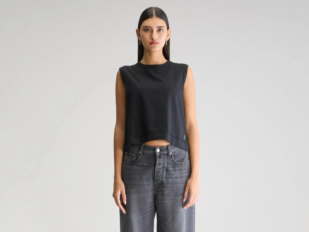 Cuare regular tank top (251 / W / BLACK BEAUTY) sold by Bellrose