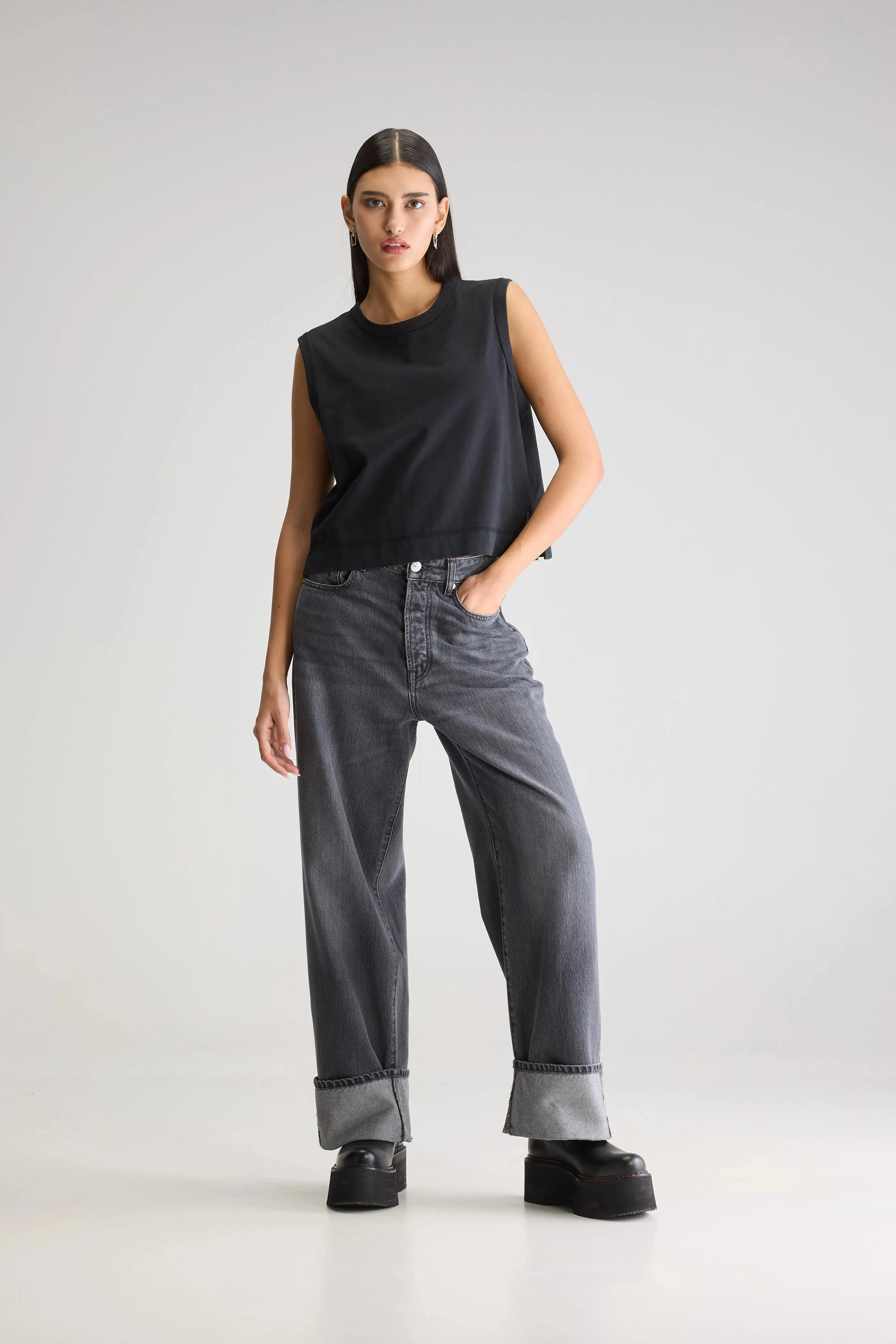 Cuare regular tank top (251 / W / BLACK BEAUTY) sold by Bellrose product image thumbnail 3