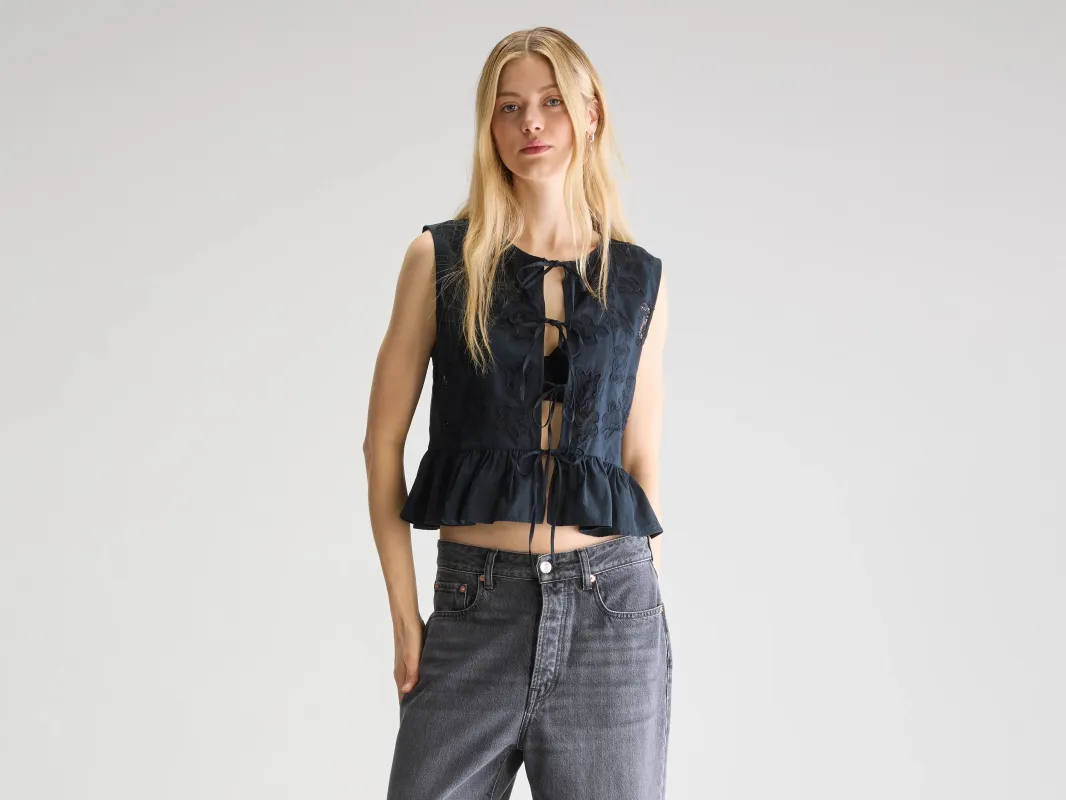 Dotty embroidered blouse (251 / W / BLACK BEAUTY) sold by Bellrose