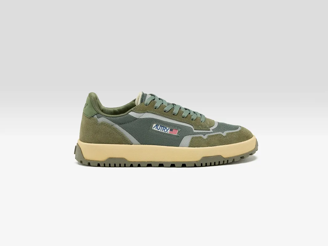 Wildpace Low for Men  (251 / M / GREEN) sold by Bellrose
