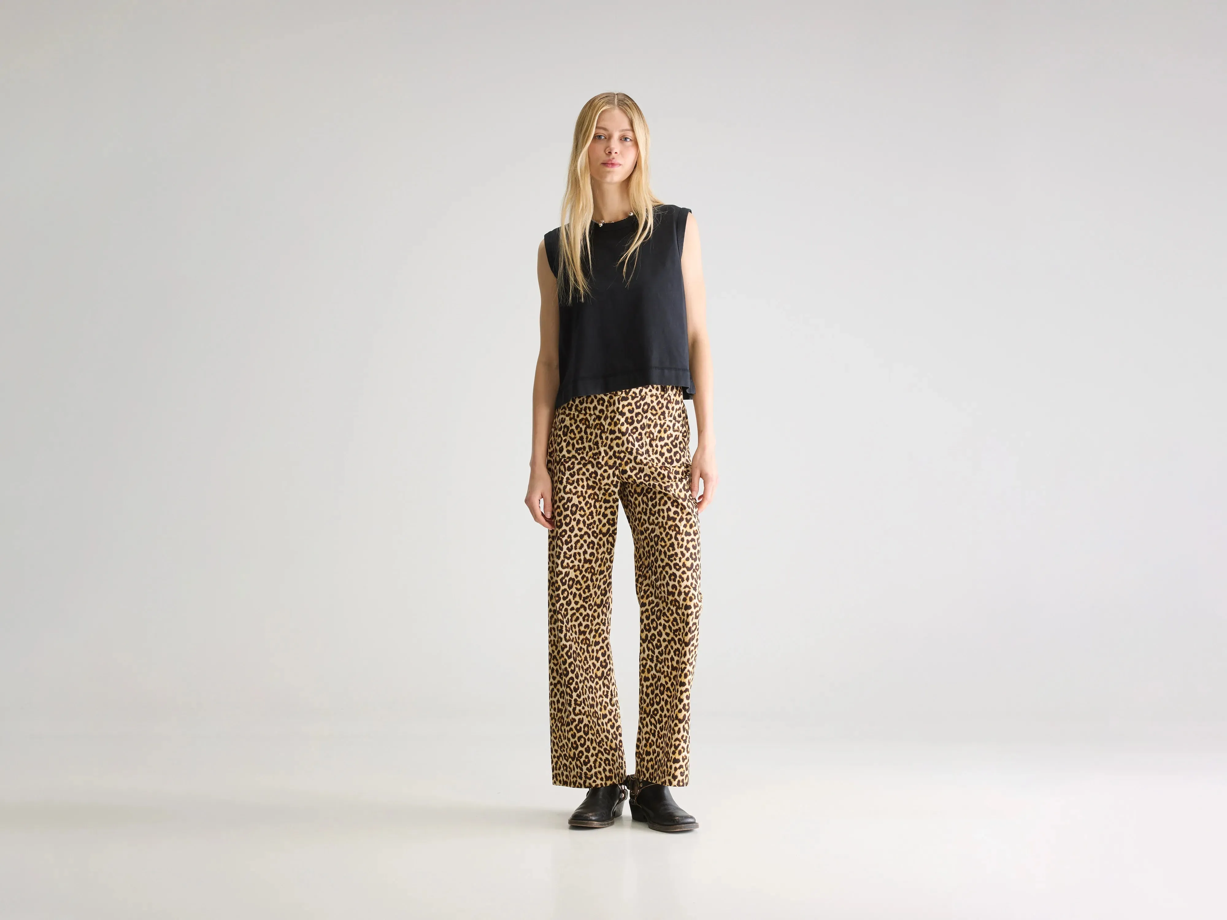 Vivia leopard trousers (251 / W / DISPLAY J) sold by Bellrose