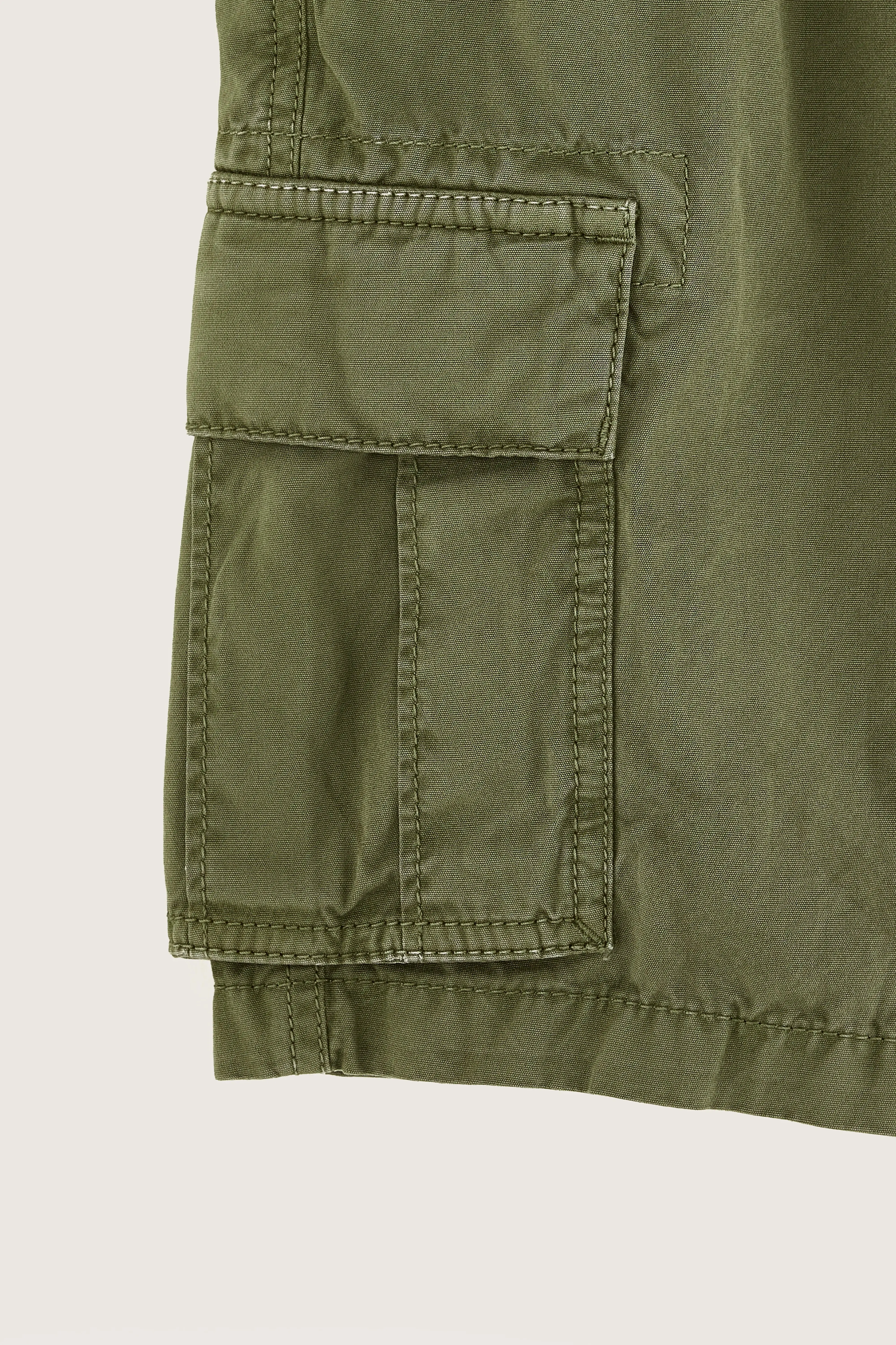 Paz baggy cargo shorts (251 / B / JEEP) sold by Bellrose product image thumbnail 4