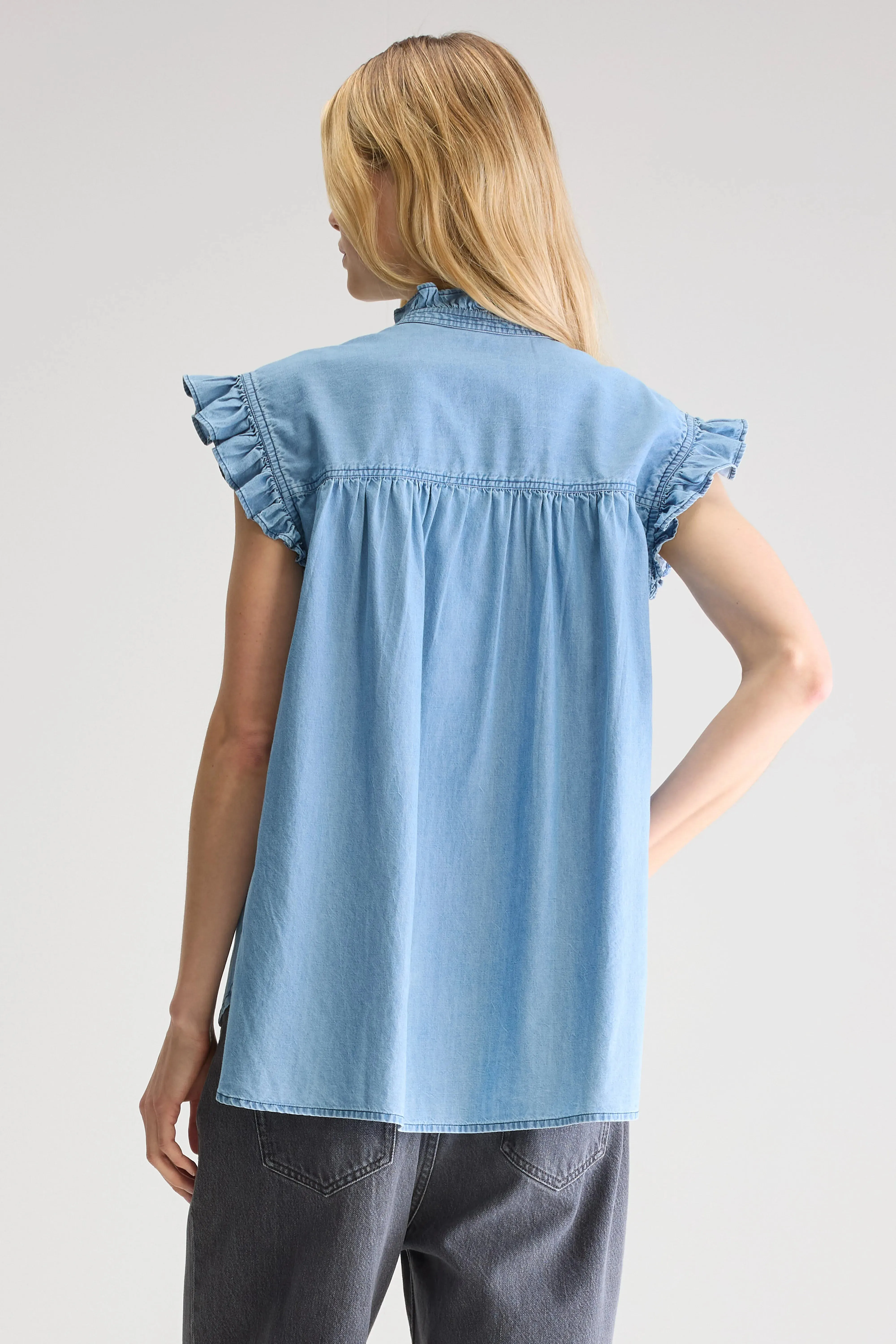 Coyote sleeveless blouse (251 / W / CHAMBRAY) sold by Bellrose product image thumbnail 3