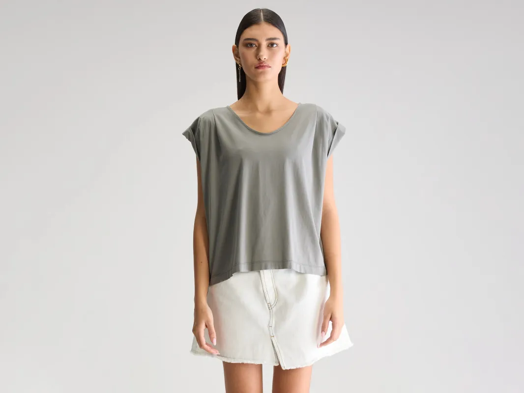Varel v-neck t-shirt (251 / W / DUSTY OLIVE) sold by Bellrose