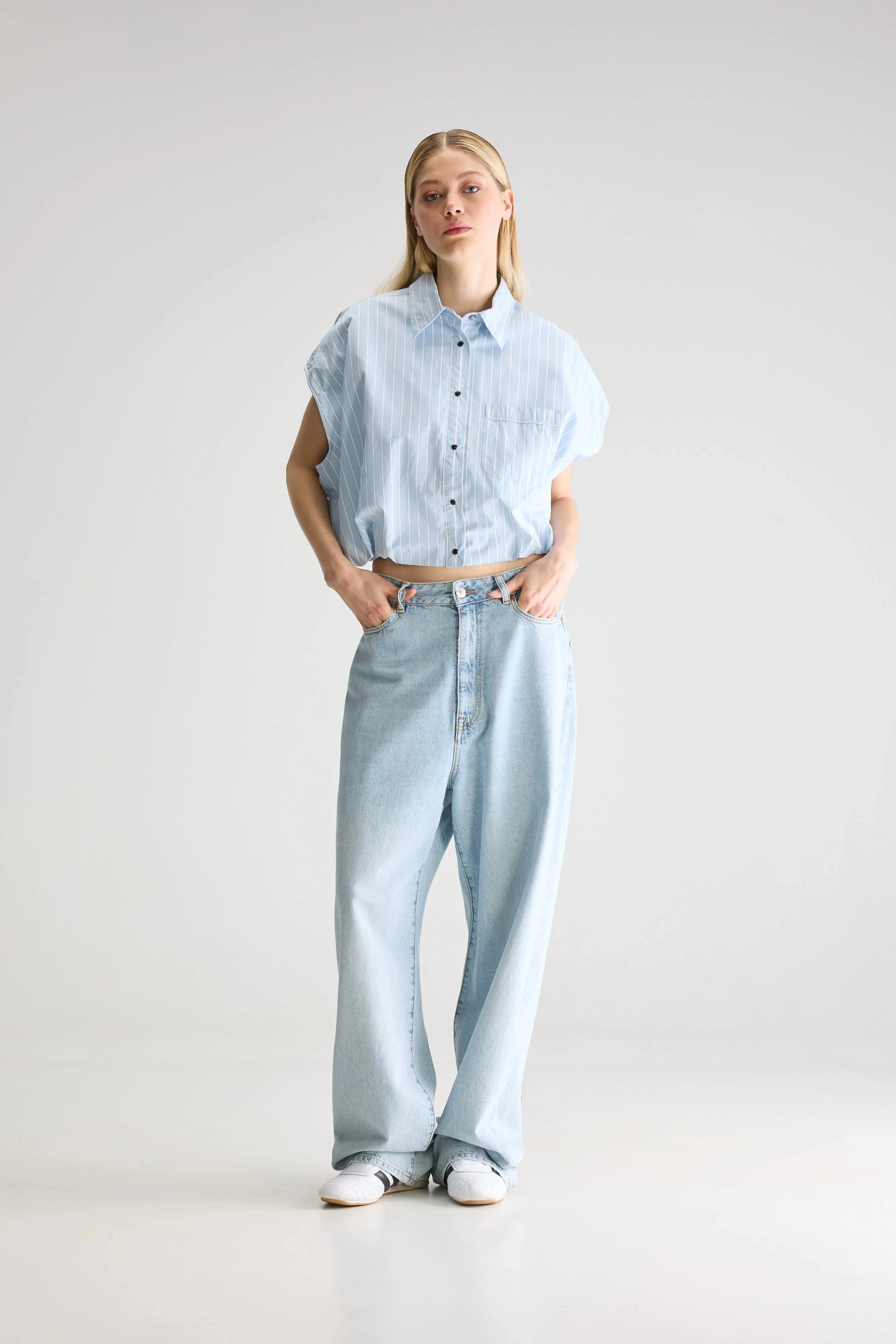 Greg cropped shirt (251 / W / STRIPE R) sold by Bellrose product image thumbnail 3