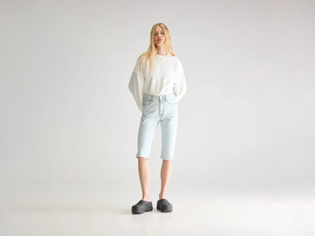 Pearce capri jeans (251 / W / LT BLUE BLEACH) sold by Bellrose