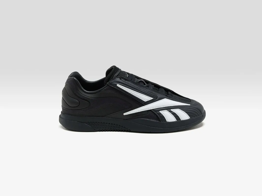 Hammer Pro Ltd for Women  (251 / W / BLACK) made by Reebok