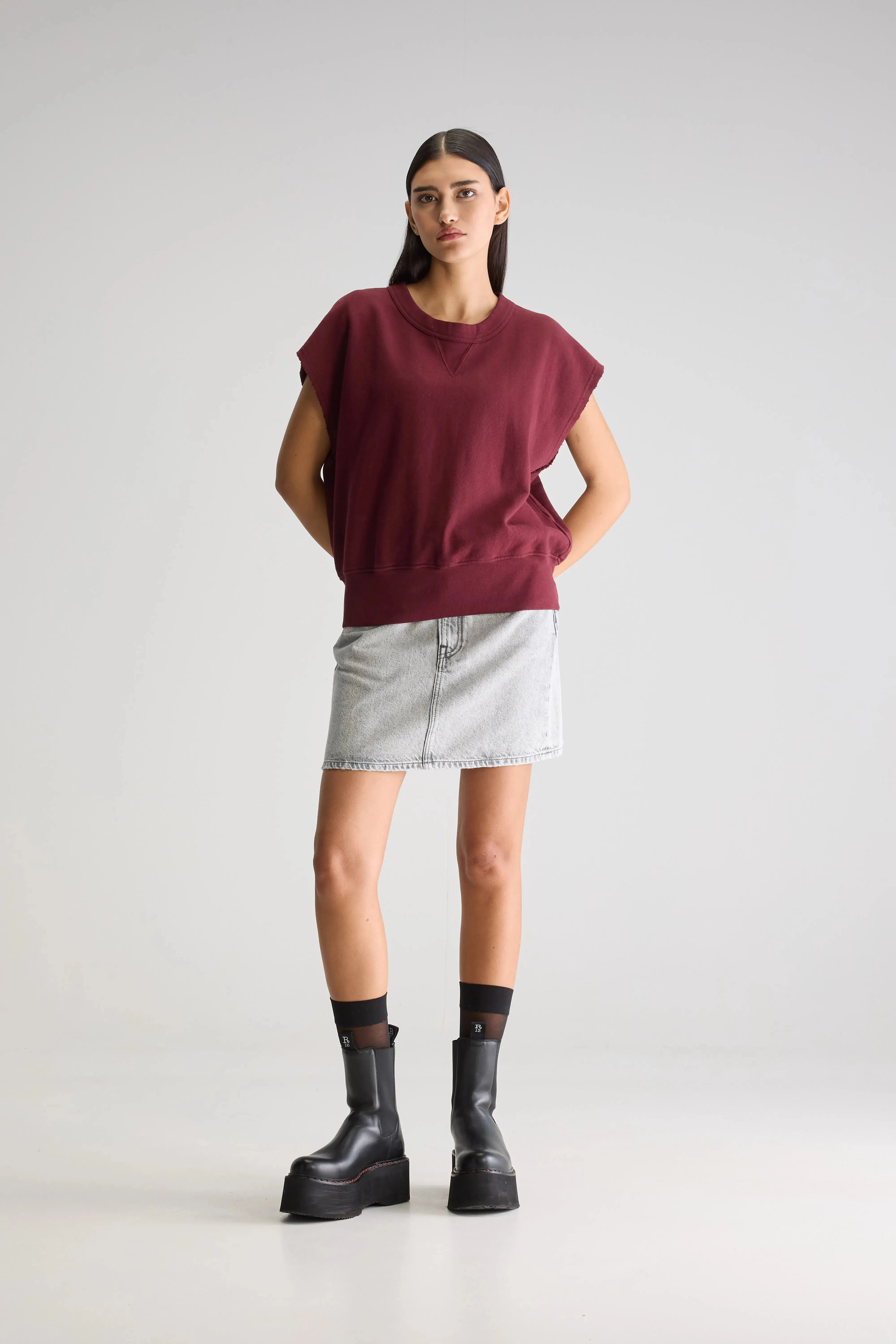 Vytom sleeveless sweatshirt (251 / W / WINDSOR WINE) sold by Bellrose product image thumbnail 3