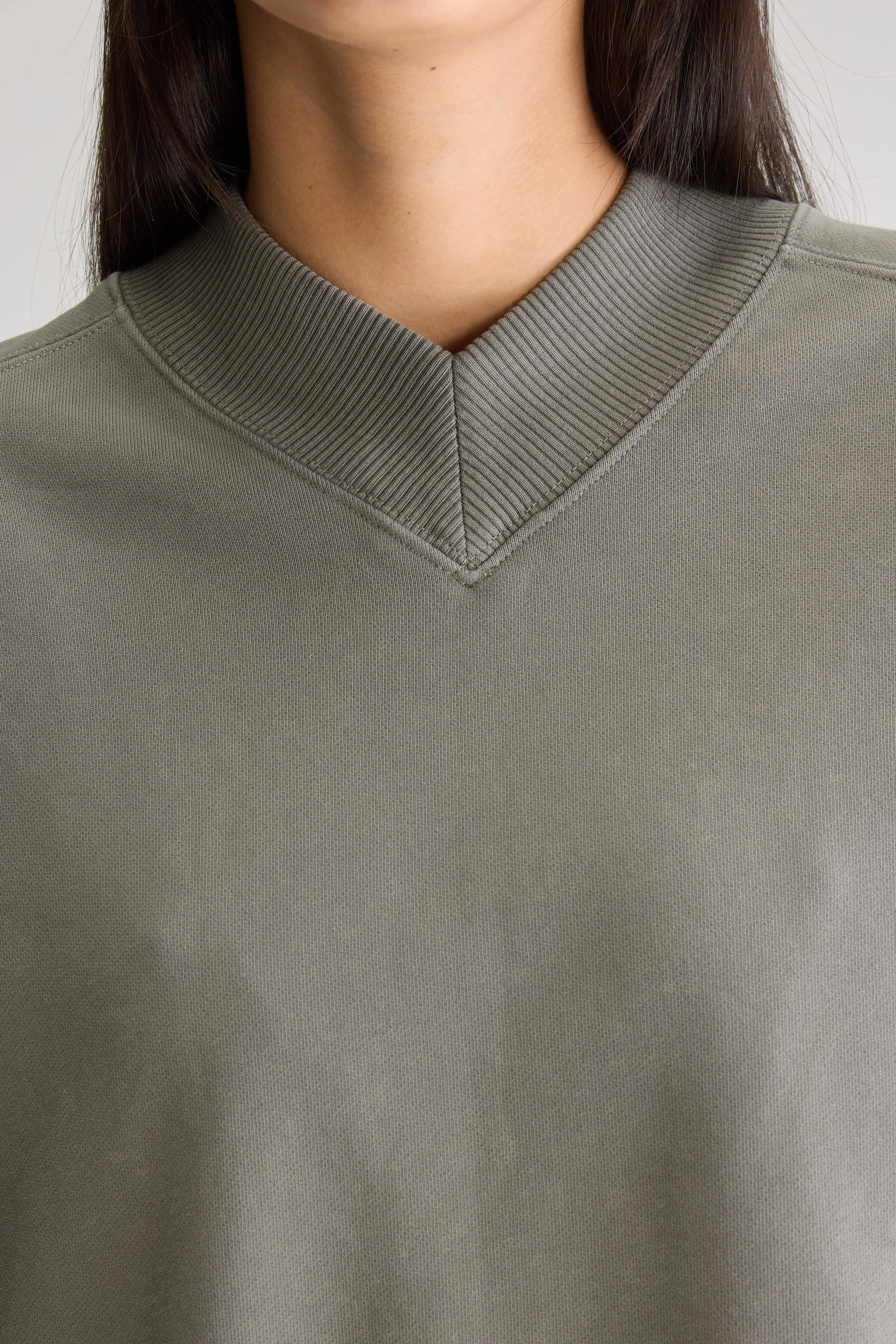 Sikiu cropped sweatshirt (251 / W / DUSTY OLIVE) sold by Bellrose product image thumbnail 5