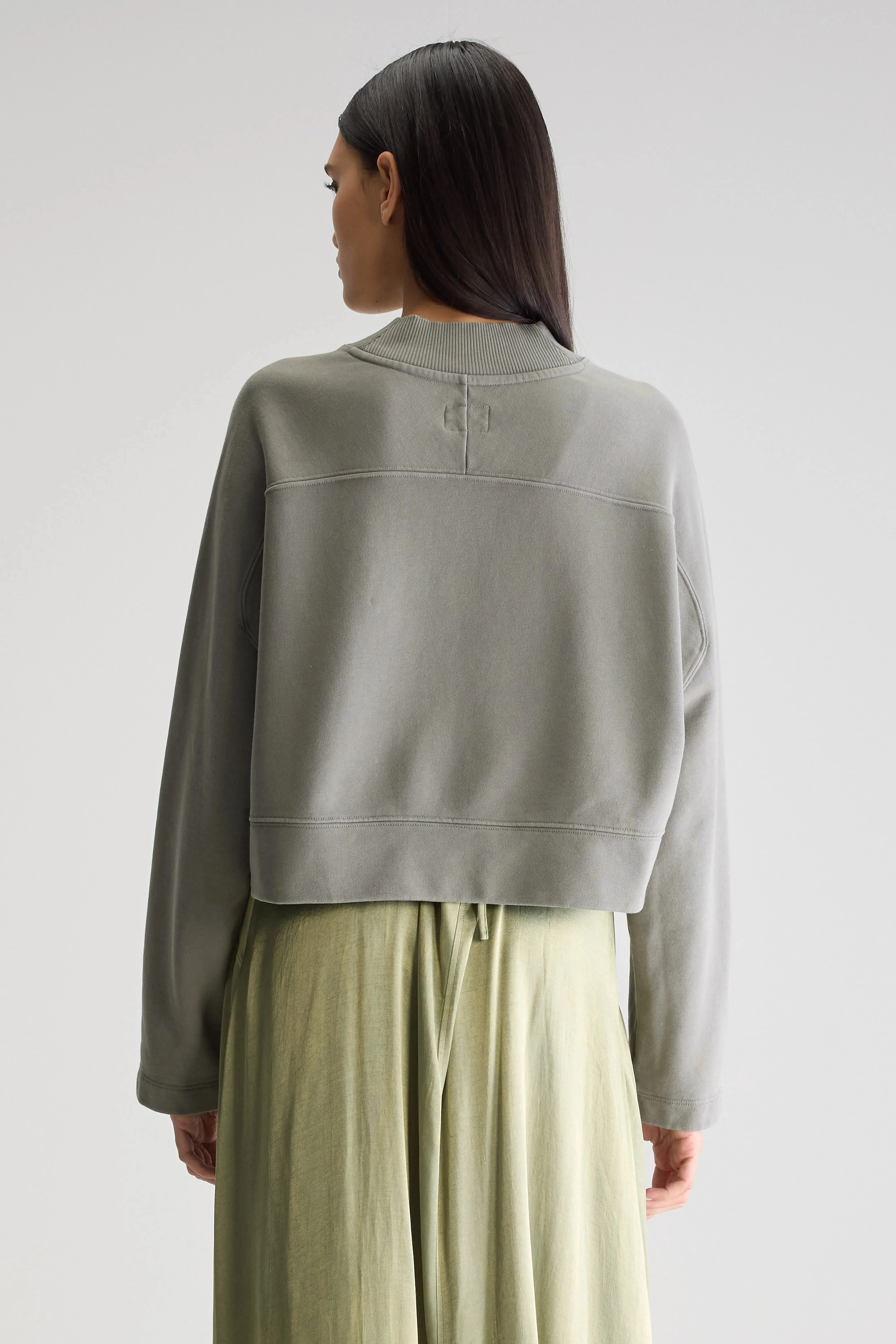 Sikiu cropped sweatshirt (251 / W / DUSTY OLIVE) sold by Bellrose product image thumbnail 4