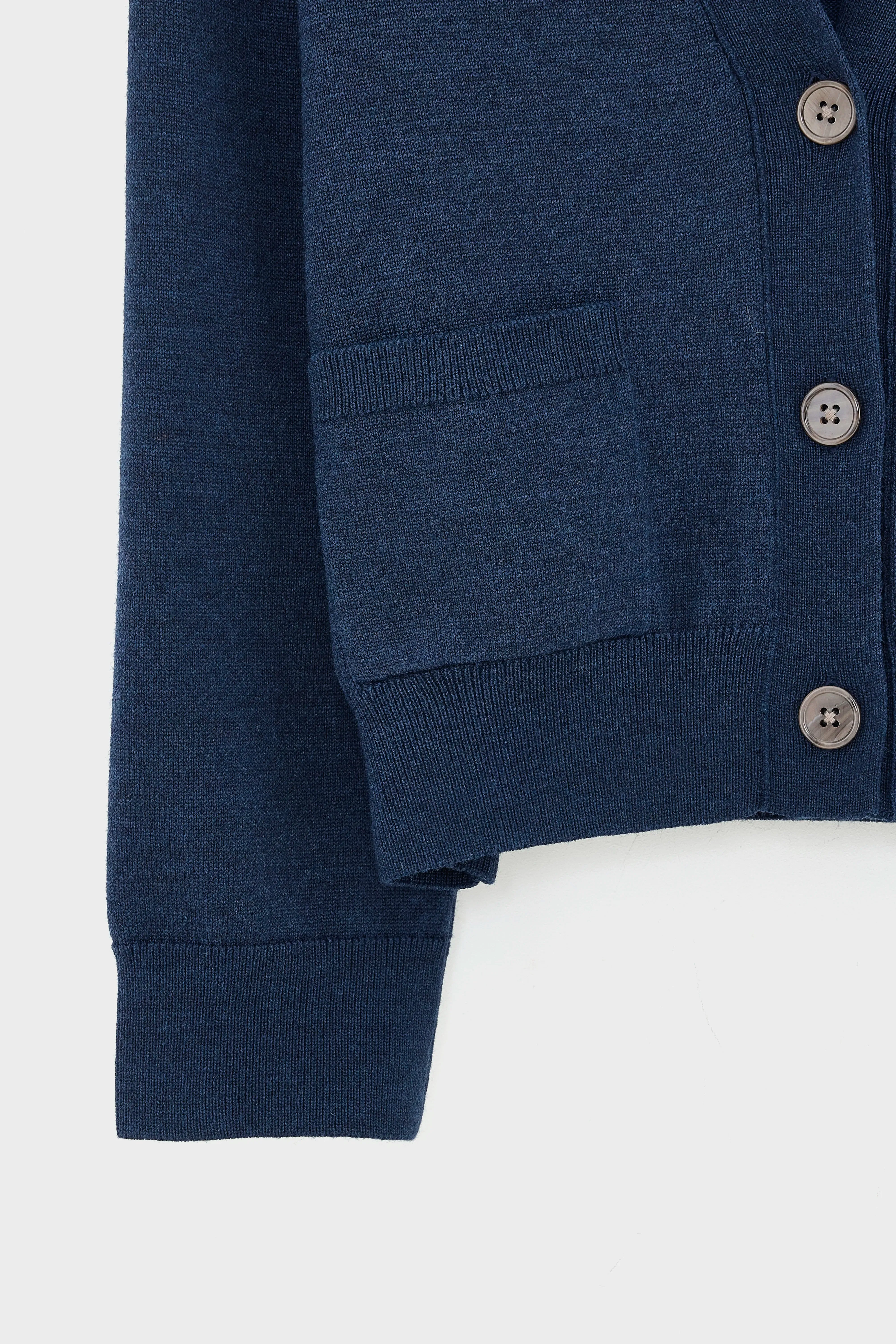 Gakkin v-neck cardigan (251 / W / CAPTAIN) sold by Bellrose product image thumbnail 5