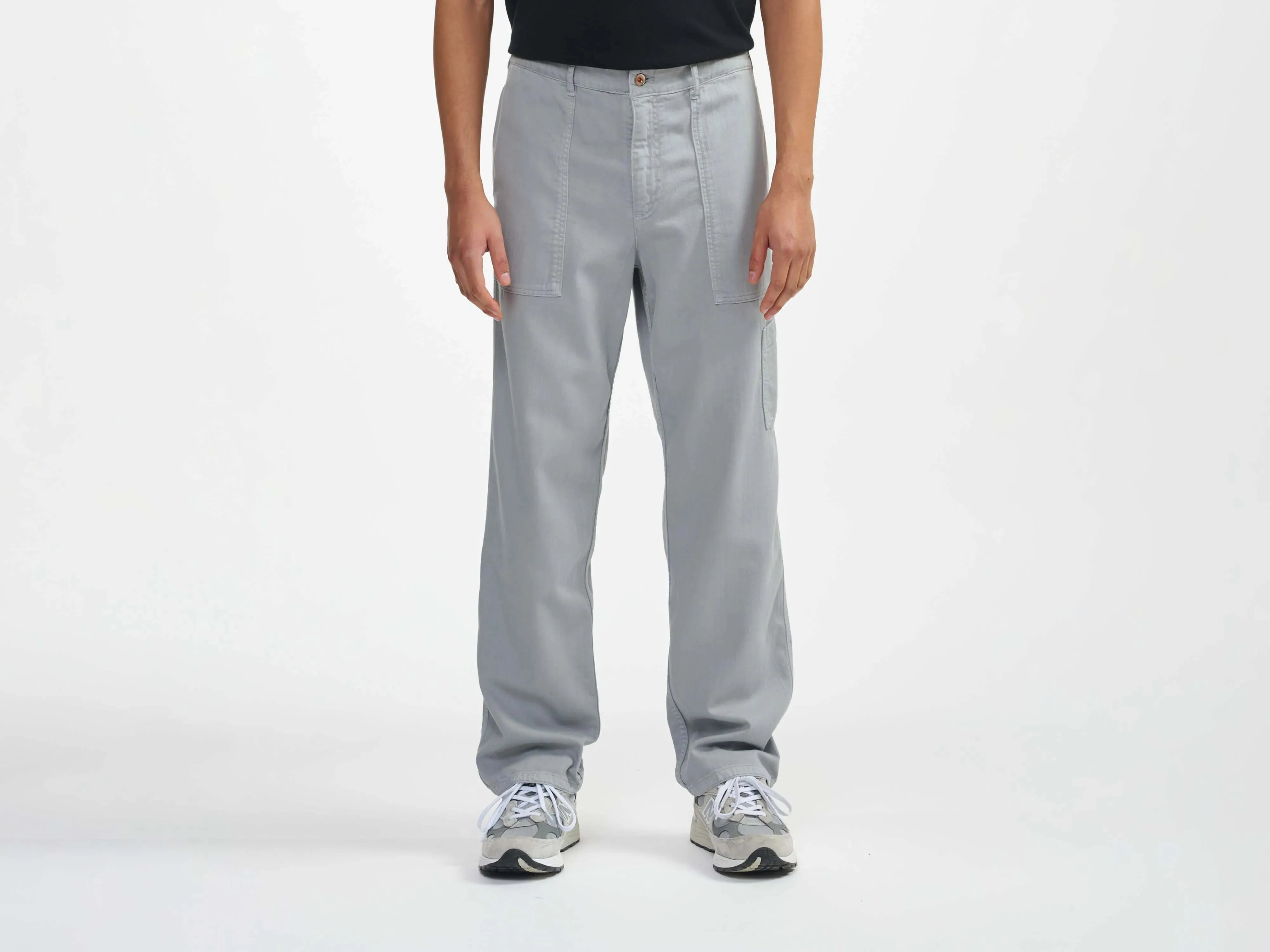 plug trousers (241 / M / CONCRETE) sold by Bellrose