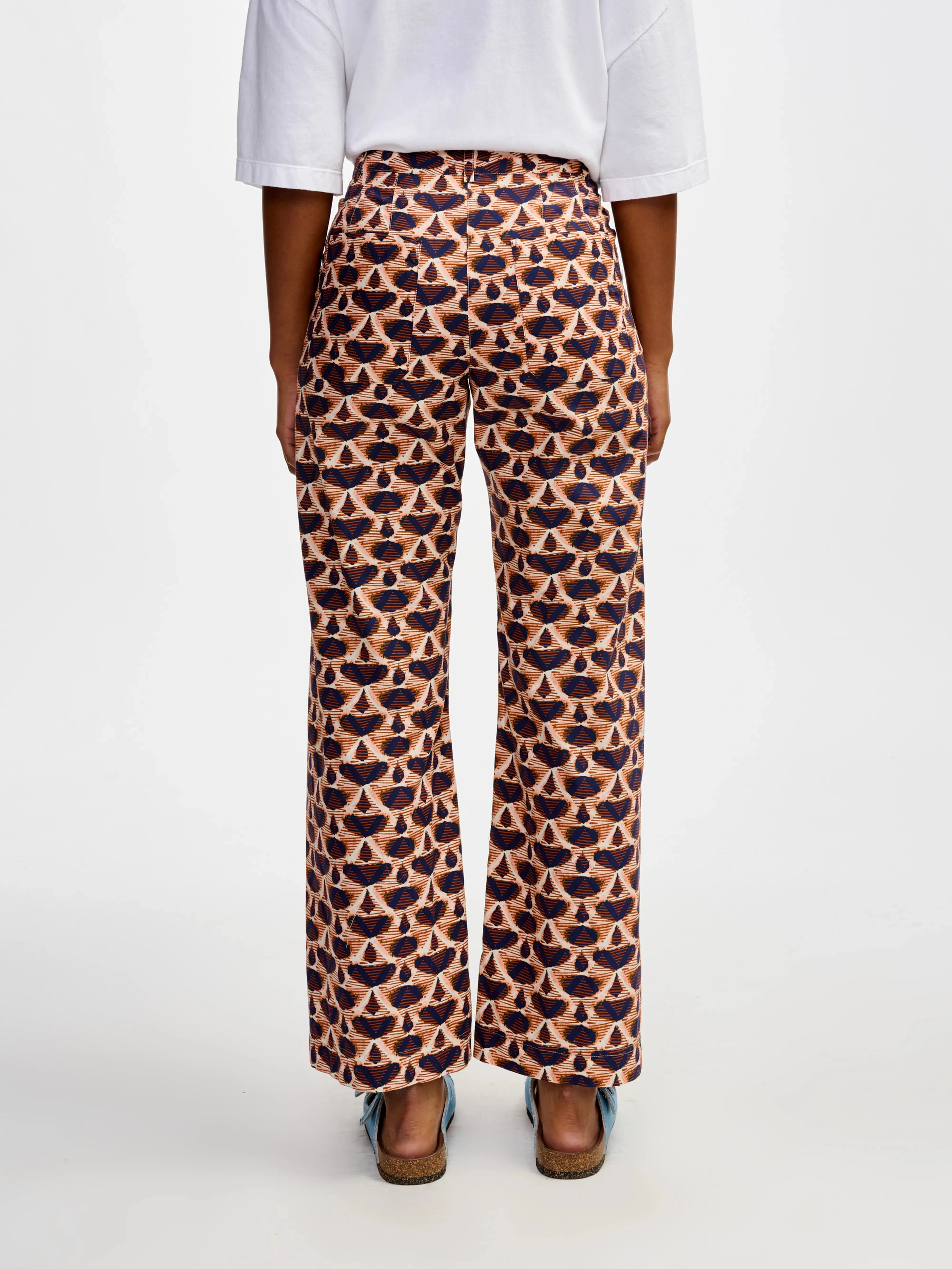 vivia trousers (241 / W / DISPLAY F) sold by Bellrose product image thumbnail 4