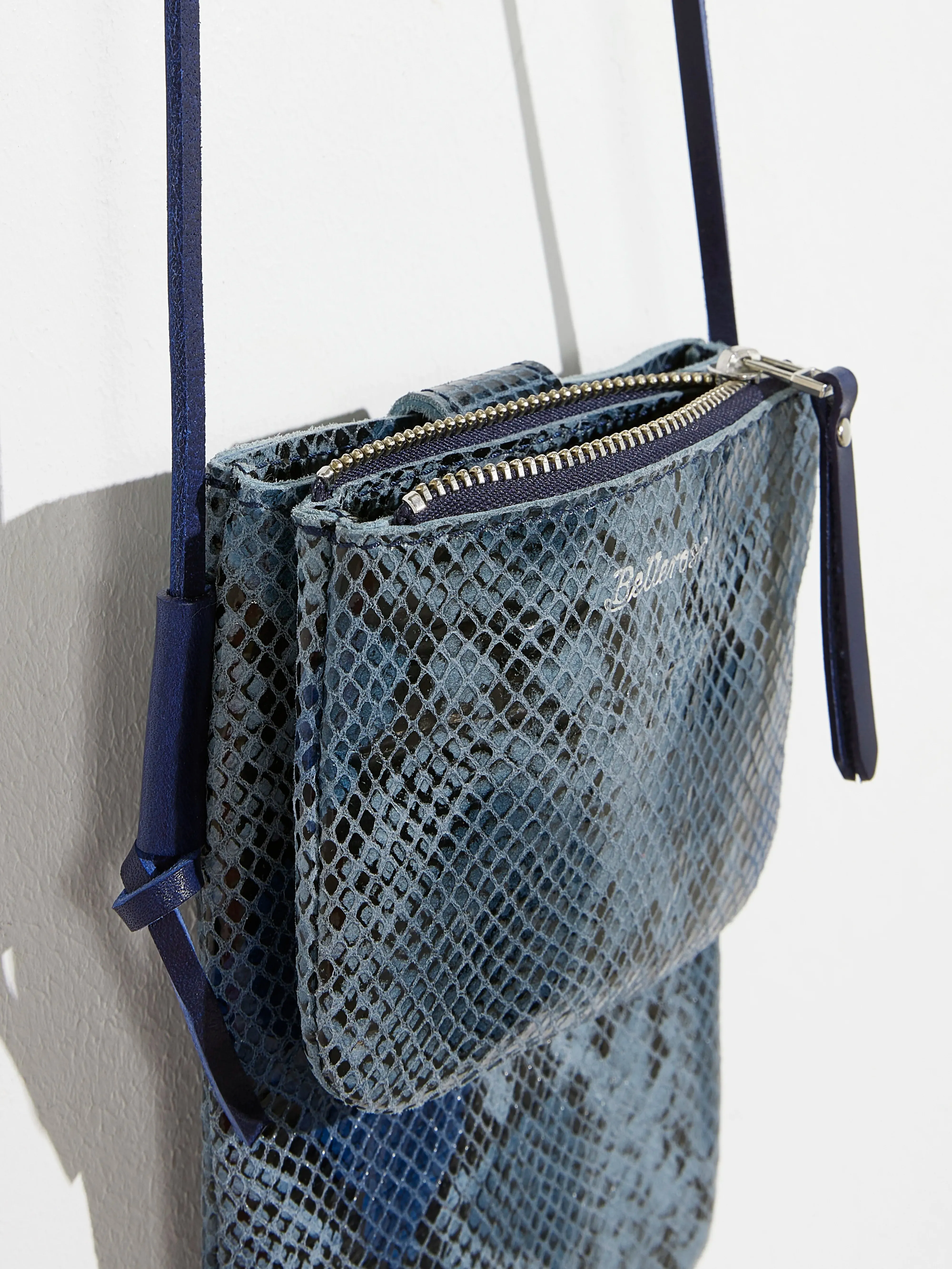 sidt bag (241 / W / HORTENSIA) sold by Bellrose product image thumbnail 5