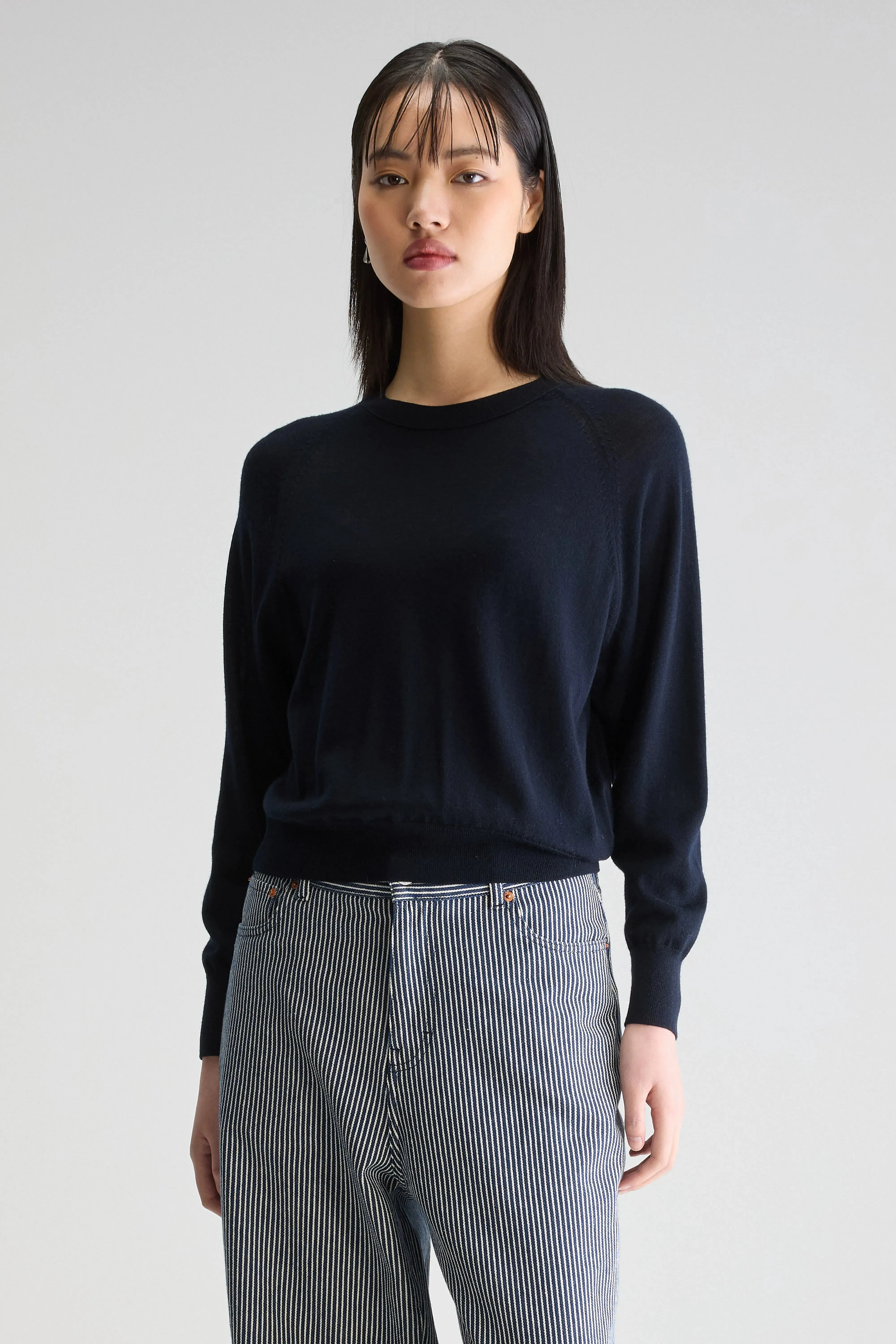 Delen classic crewneck sweater (252 / W / NAVY) sold by Bellrose product image thumbnail 2