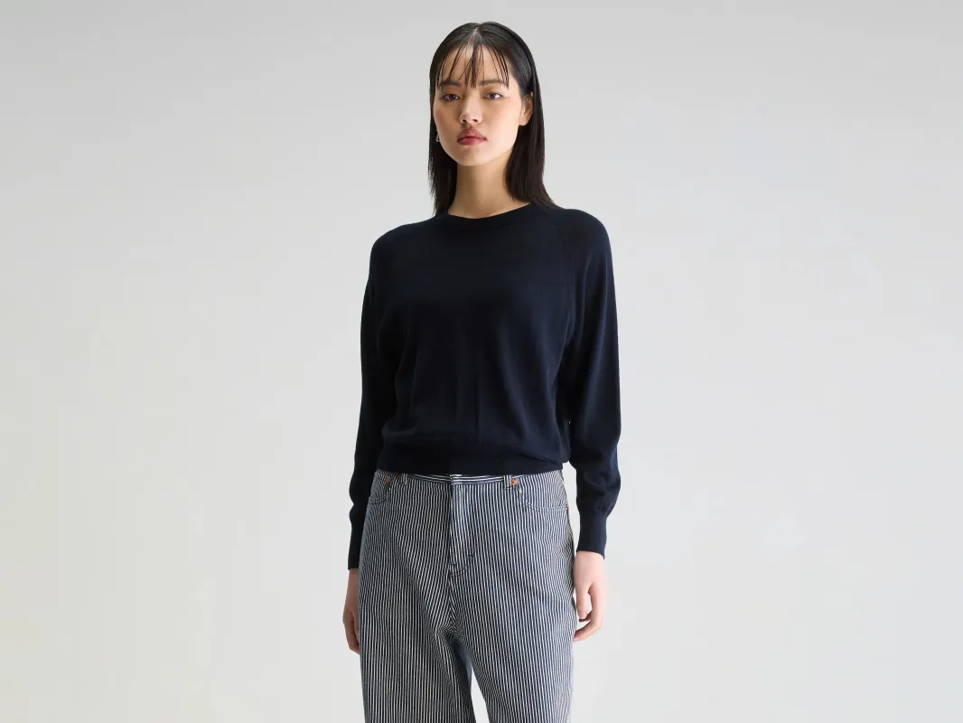 Delen classic crewneck sweater (252 / W / NAVY) sold by Bellrose