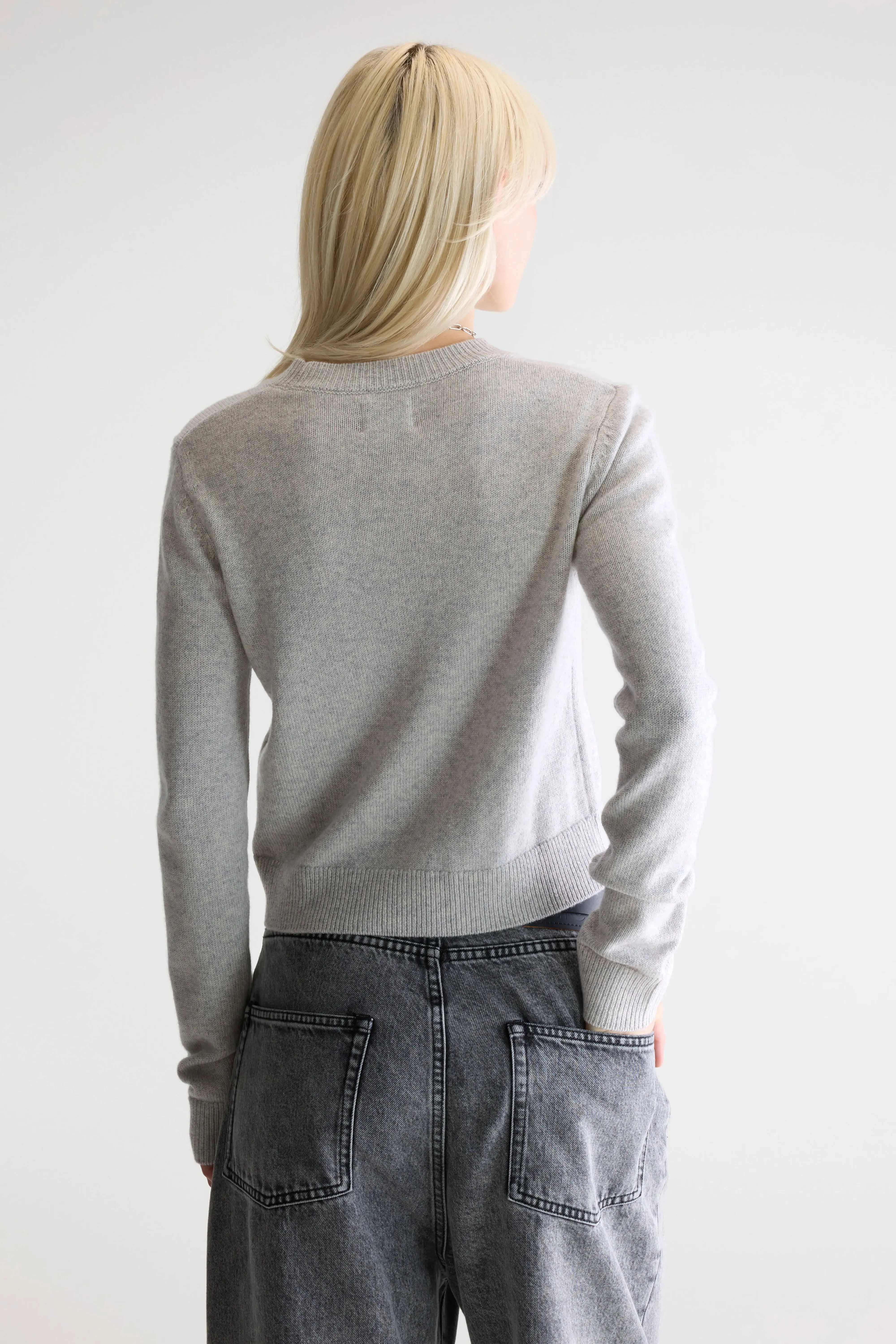 Spag slim cashmere sweater (252 / W / LIGHT GREY) sold by Bellrose product image thumbnail 4