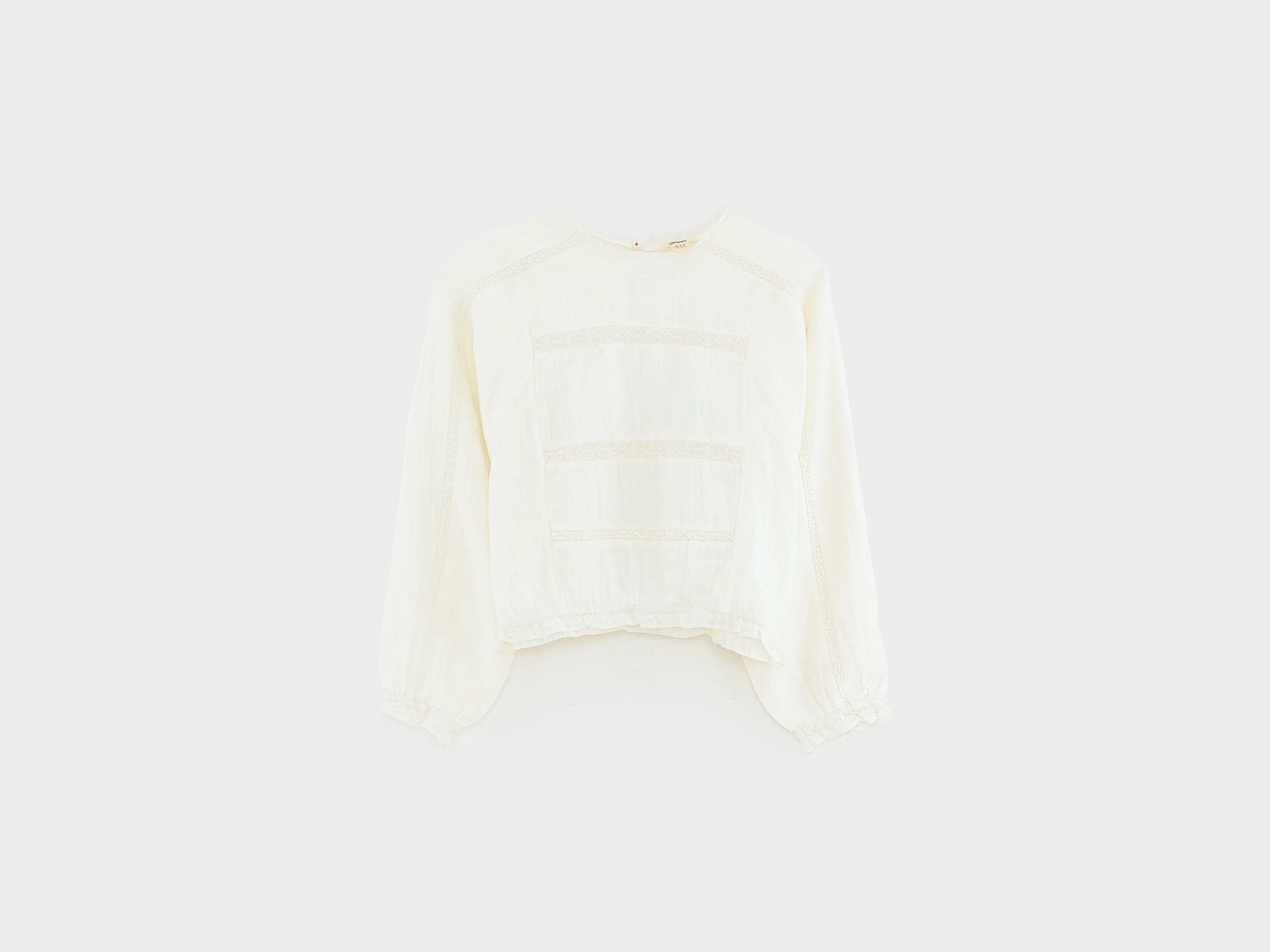 Hiacint cropped blouse (252 / G / ECRU) sold by Bellrose