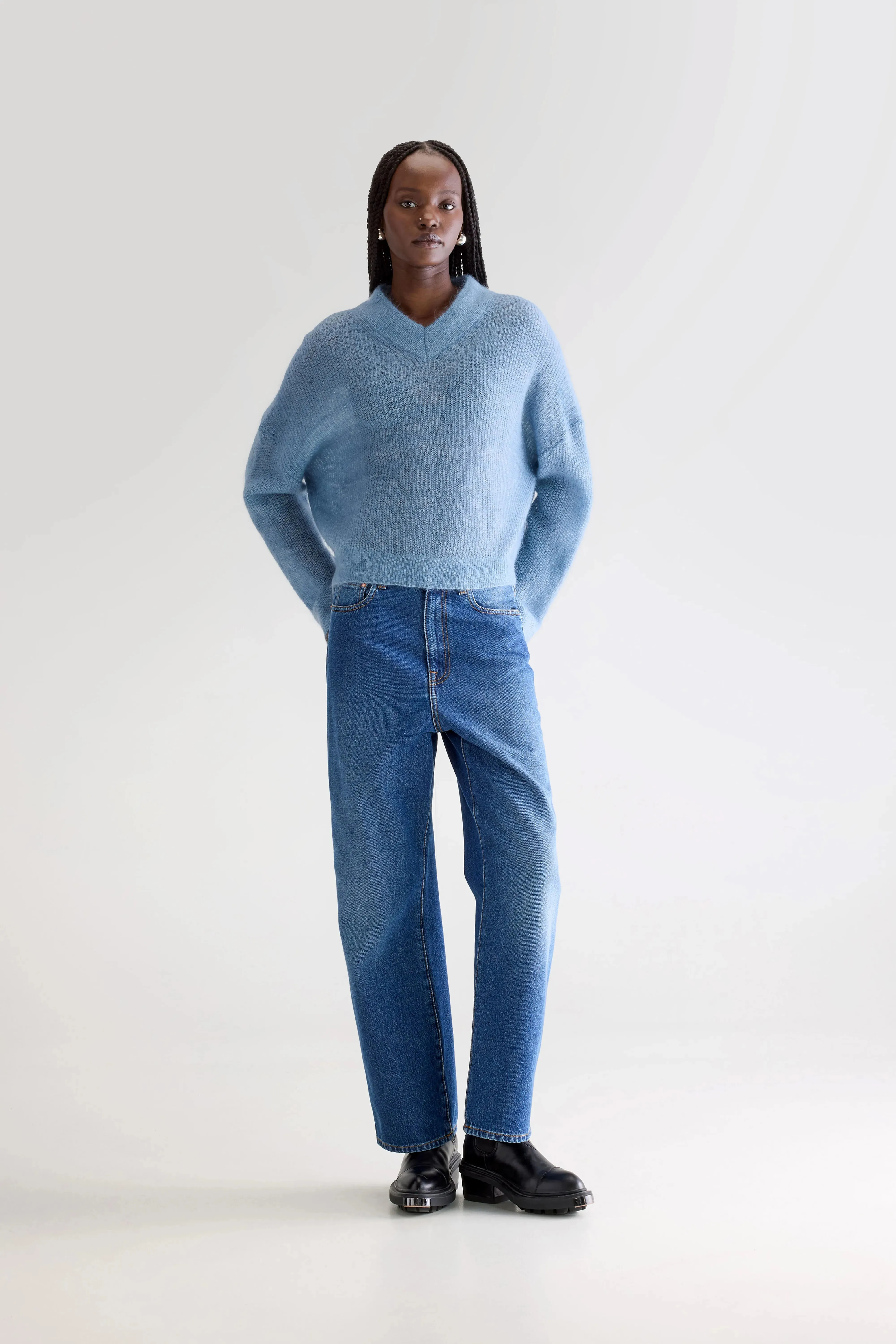 Arcy v-neck sweater (252 / W / CHAMBRAY) sold by Bellrose product image thumbnail 3