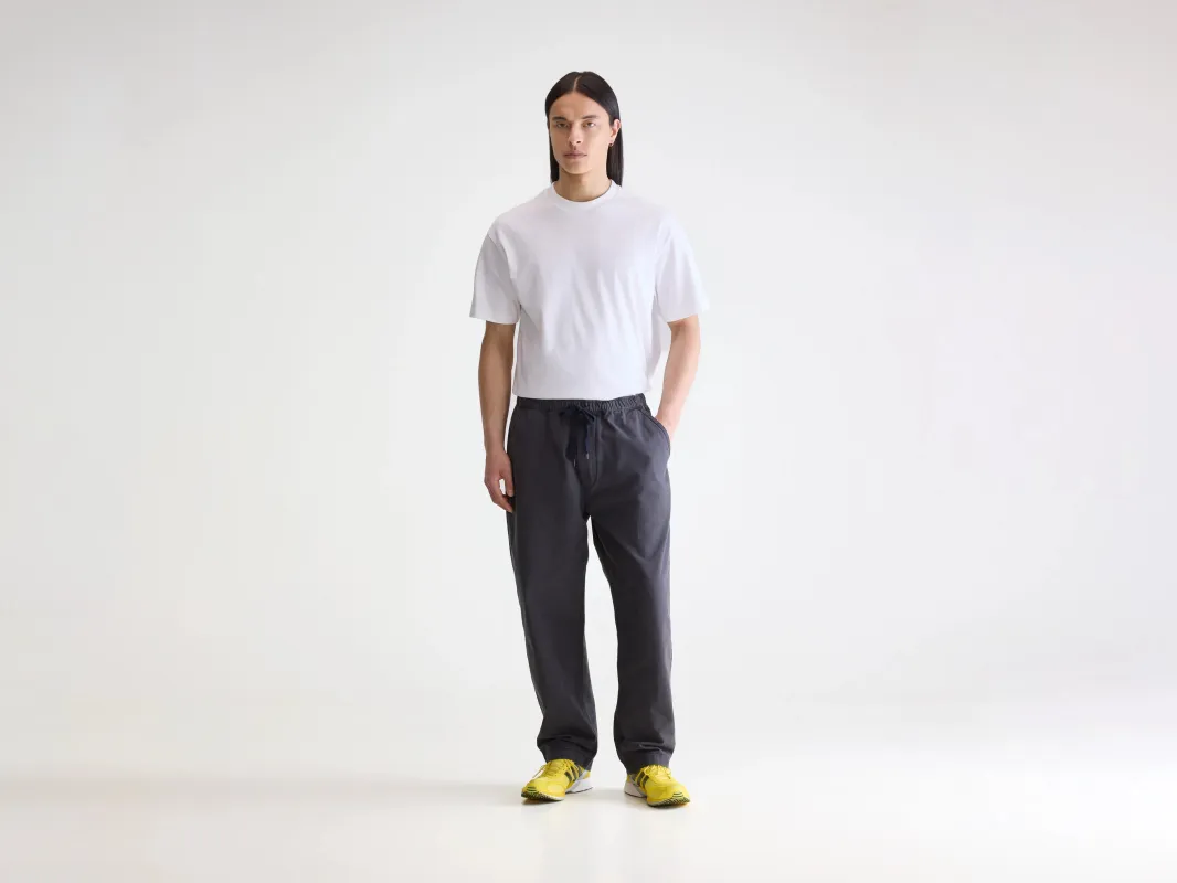 Julius baggy trousers (252 / M / BLACK SAND) sold by Bellrose