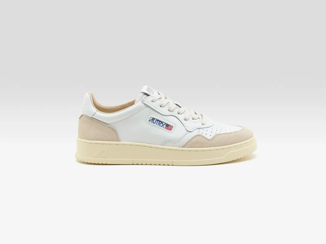 Medalist Low for Men  (252 / M / WHITE) sold by Bellrose