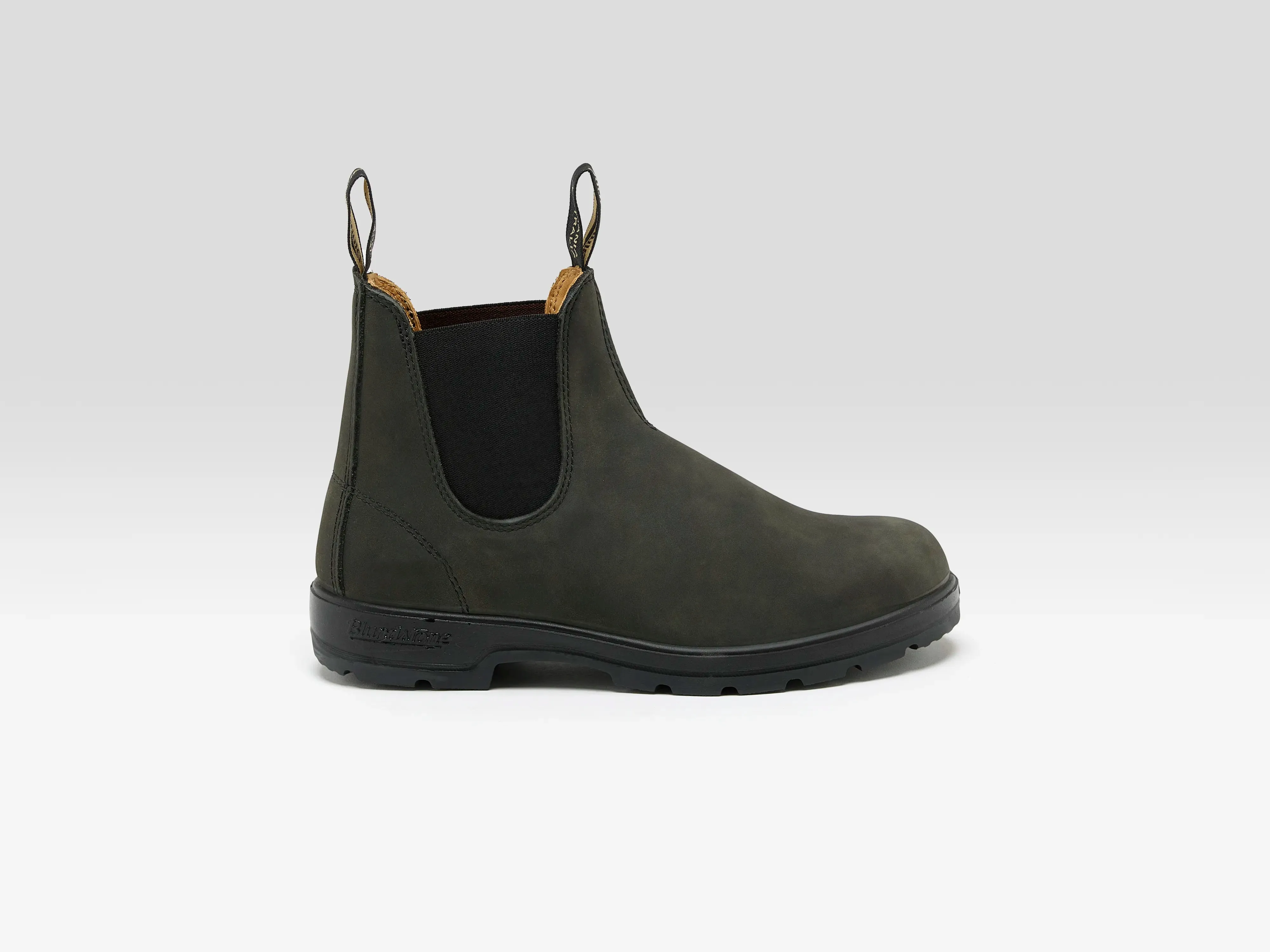 587 Classic Chelsea Boots for Women  (252 / W / BLACK) sold by Bellrose