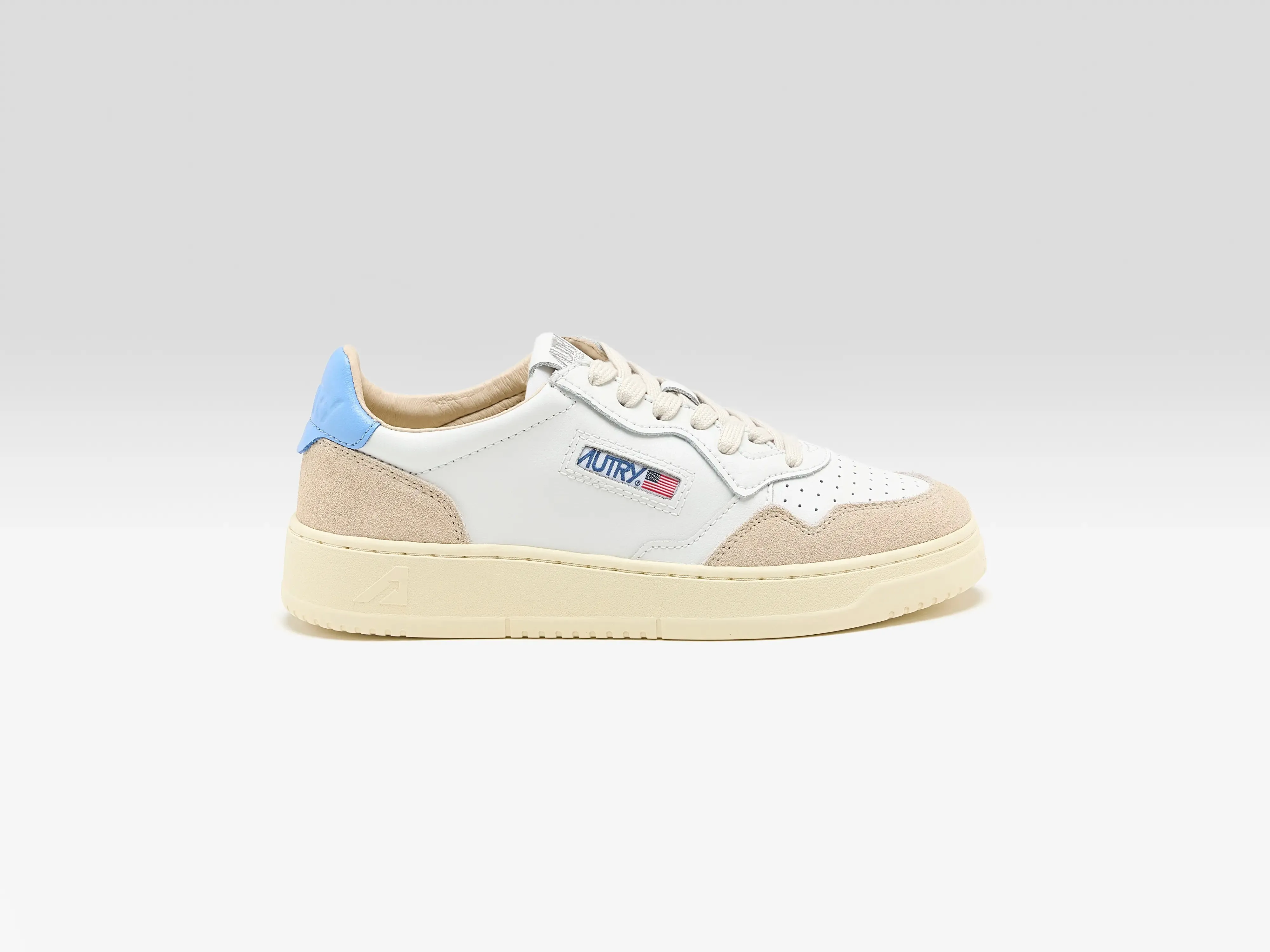Medalist Low for Women (252 / W / BEIGE) sold by Bellrose