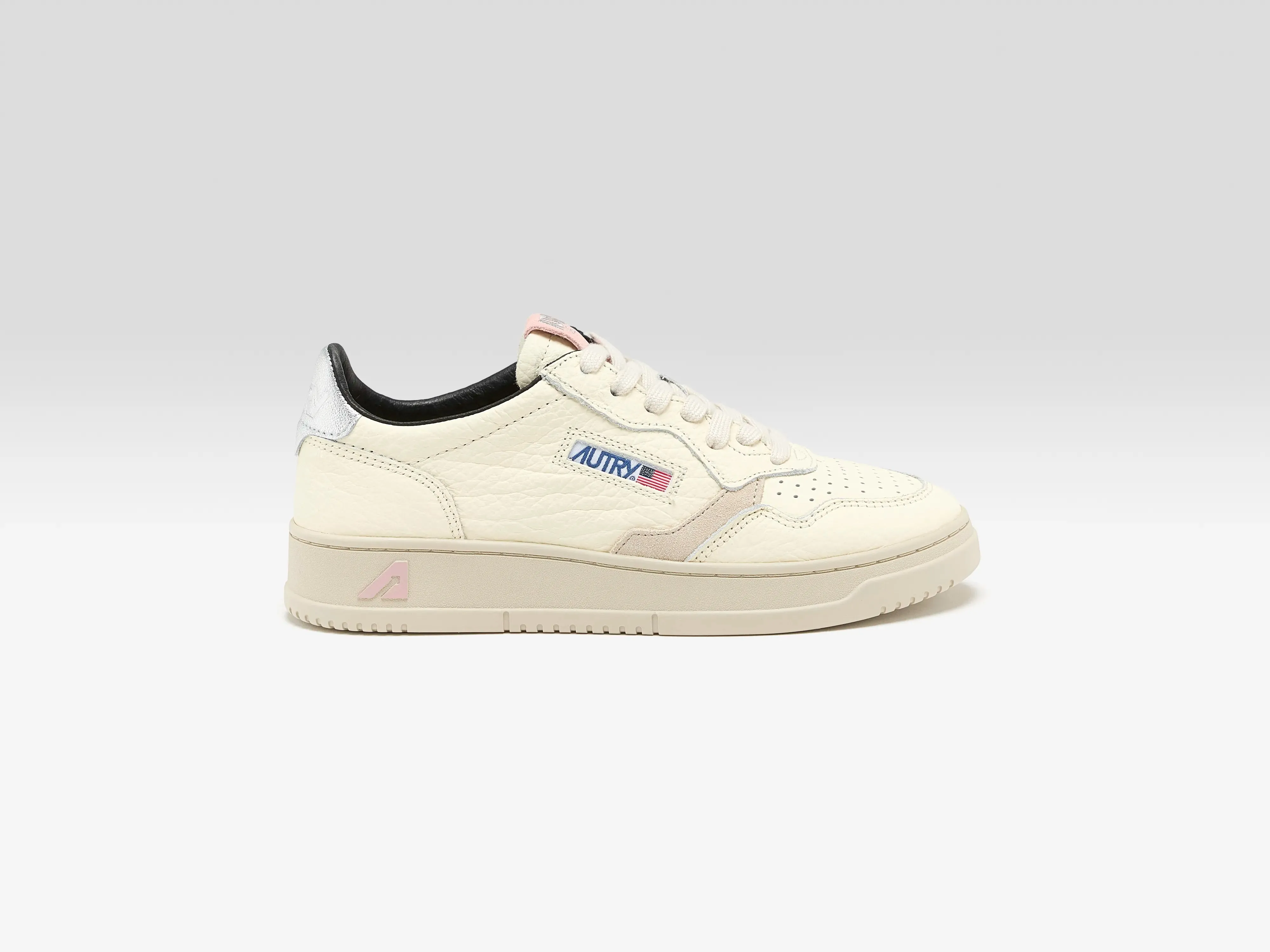 Medalist Low for Women (252 / W / WHITE) sold by Bellrose