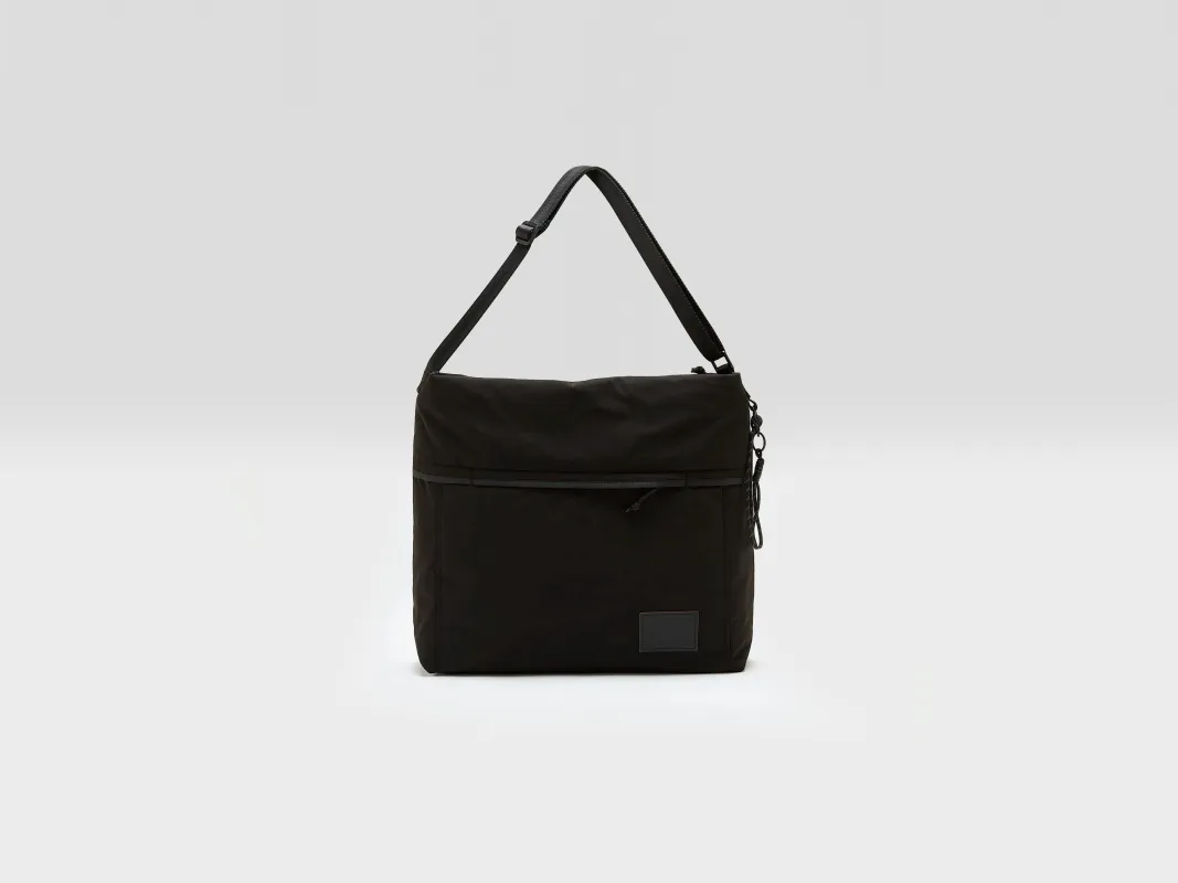 Hendy messenger bag (252 / M / BLACK) sold by Bellrose