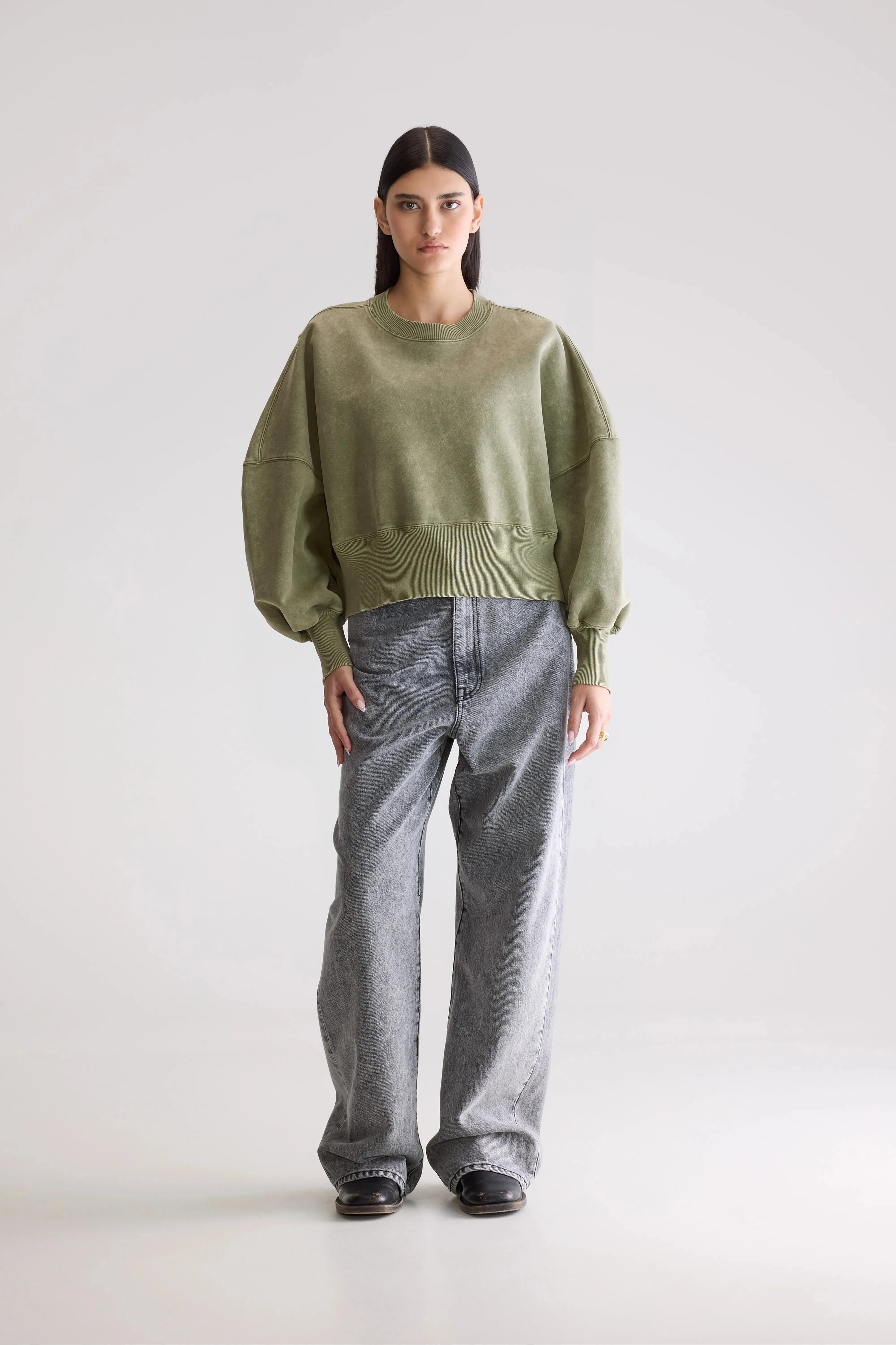 Salva cropped sweatshirt (252 / W / ARMY) sold by Bellrose product image thumbnail 3