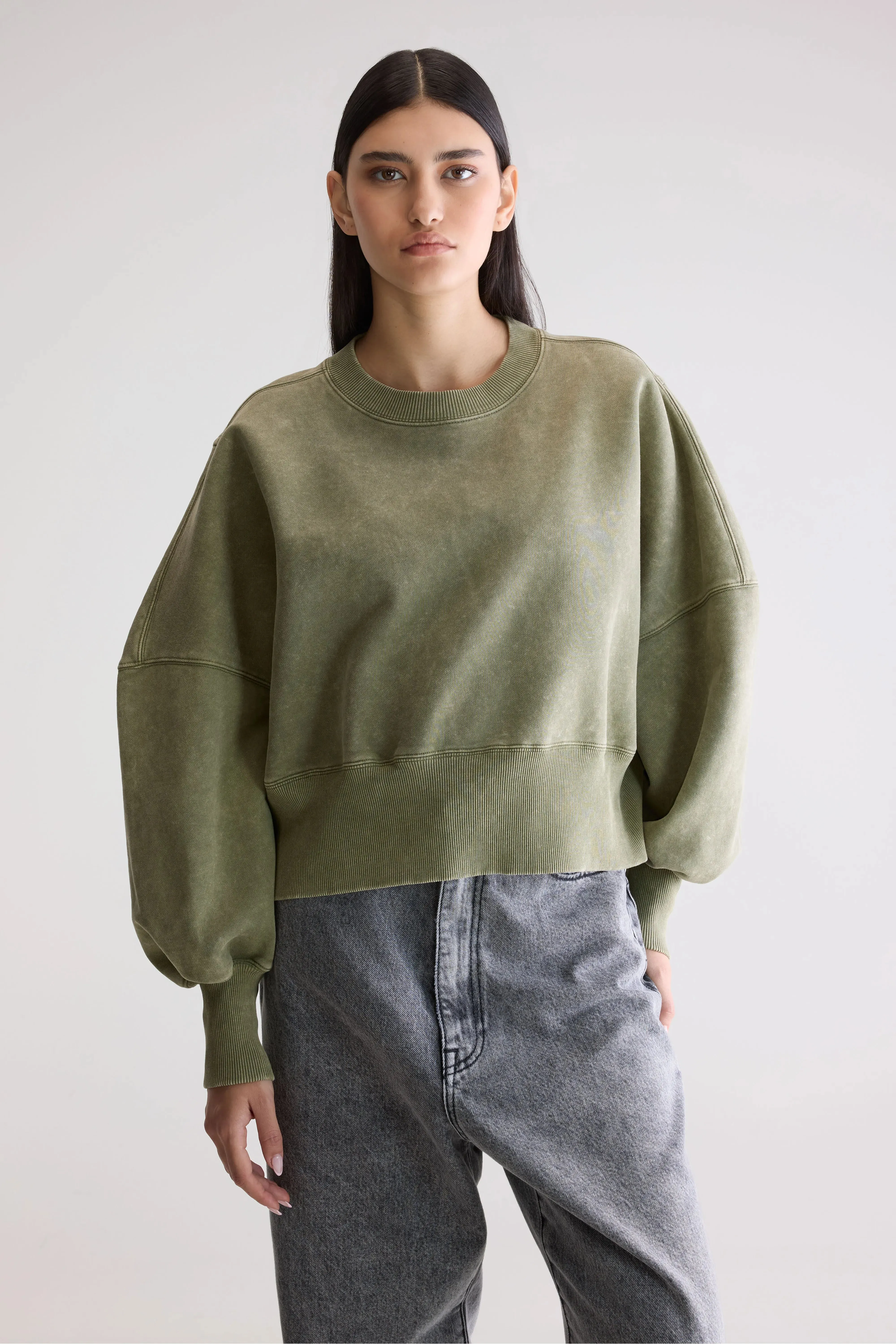 Salva cropped sweatshirt (252 / W / ARMY) sold by Bellrose product image thumbnail 2