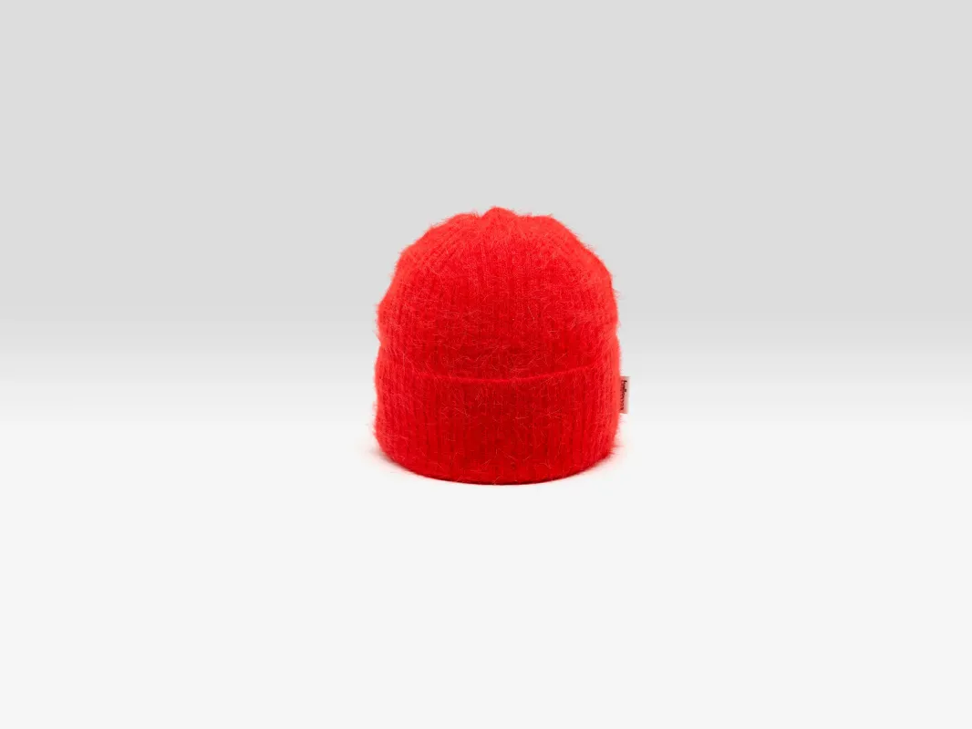 Datiz angora-blend beanie (252 / W / SANGUINE) made by Bellerose