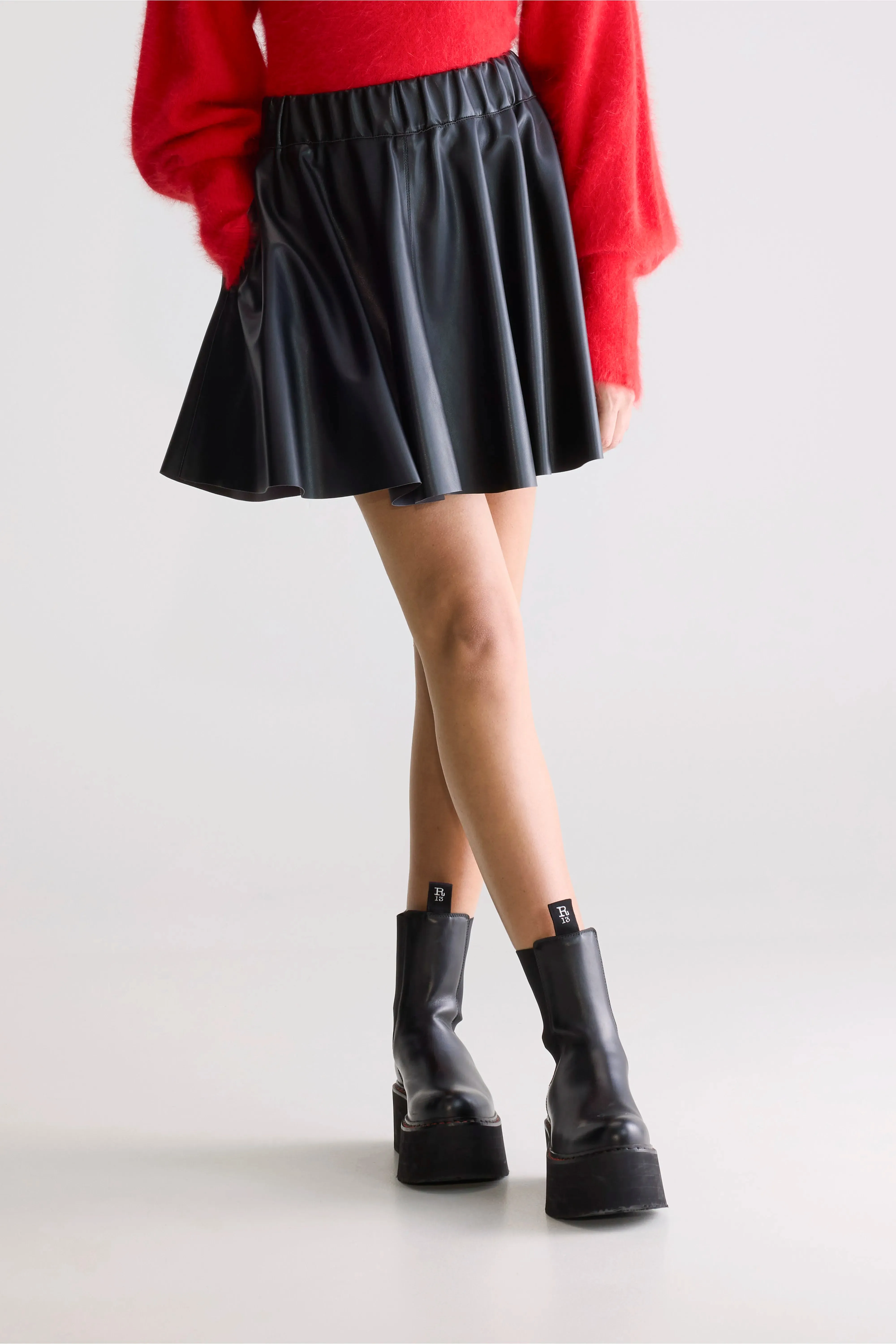 Hezza mini skirt (252 / W / BLACK) sold by Bellrose product image thumbnail 3