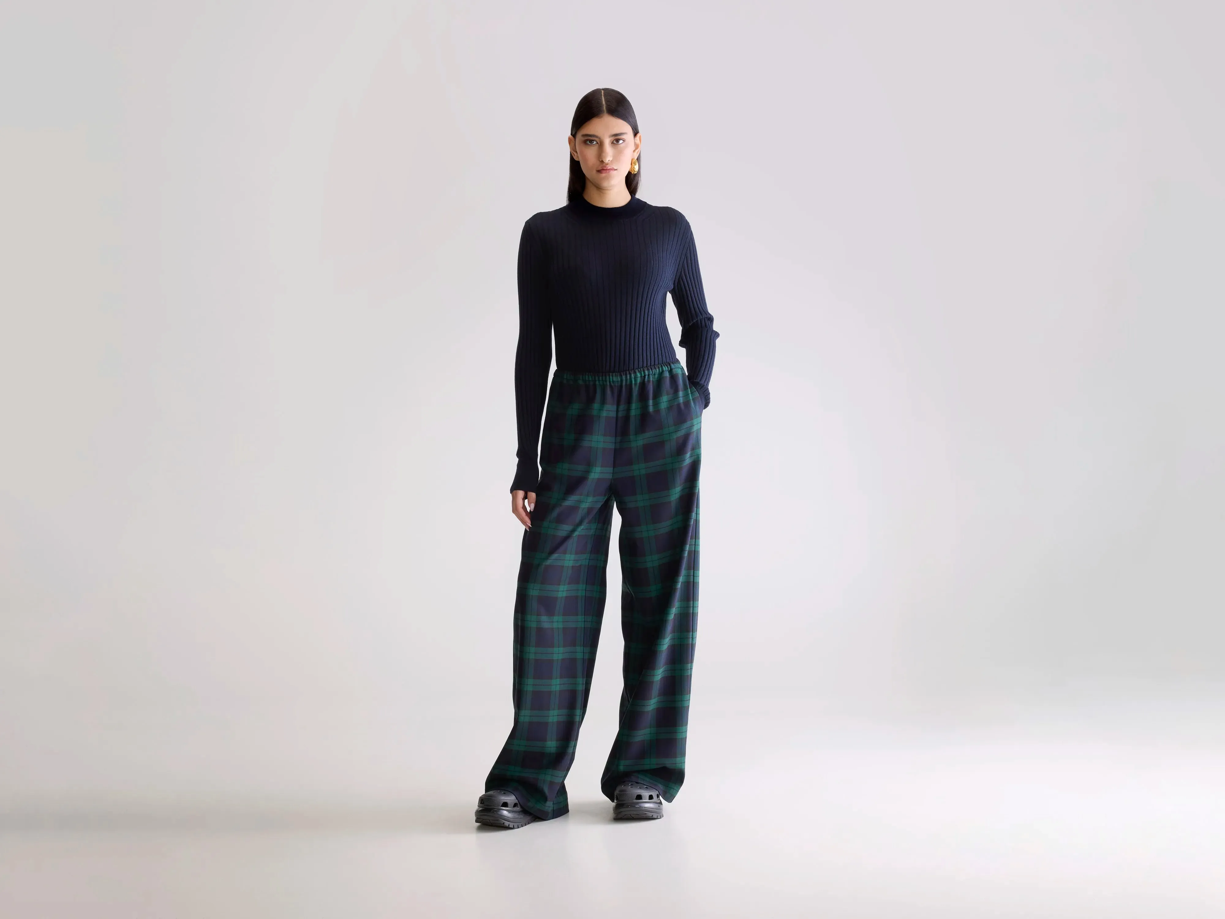 Sleepy relaxed trousers (252 / W / CHECK A) sold by Bellrose