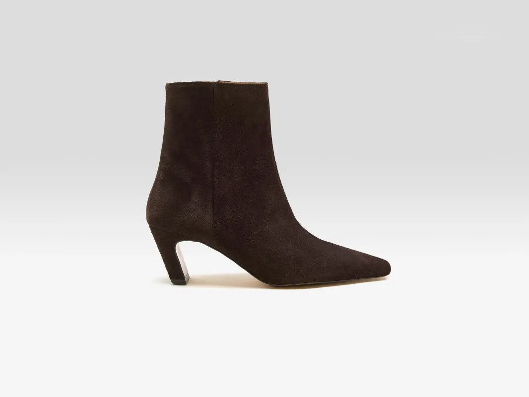 Xena Ankle Boots  (252 / W / BROWN) made by Flattered