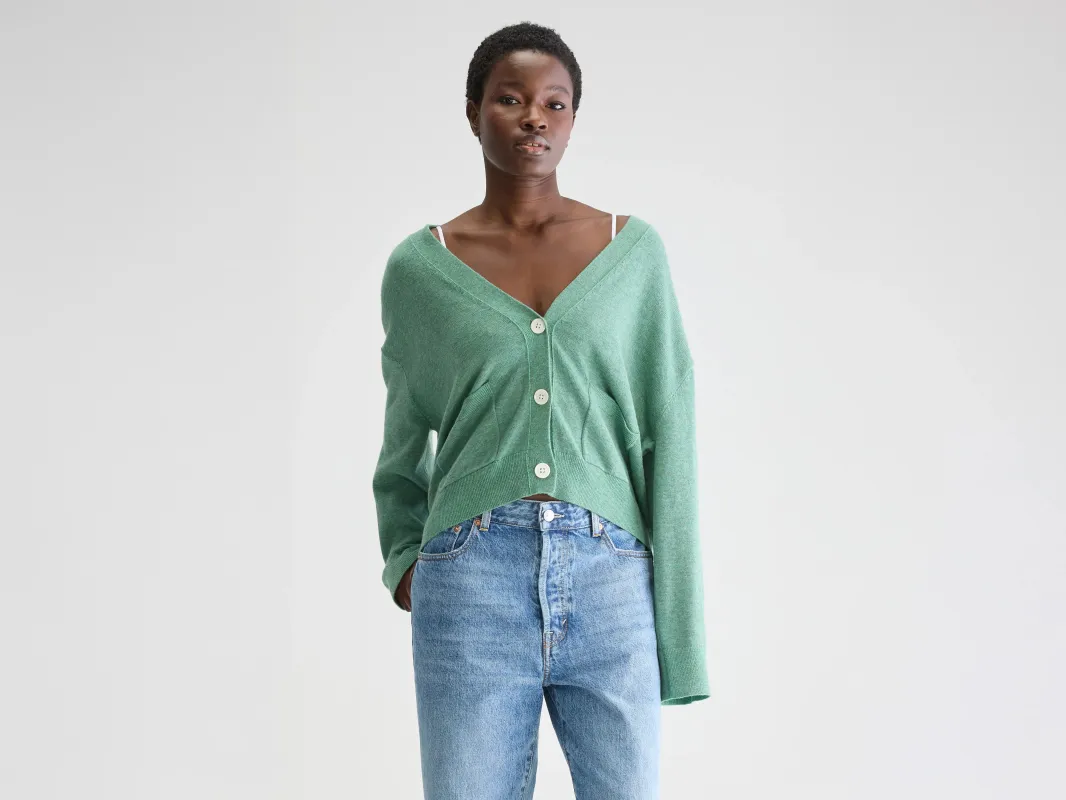 Gakkin v-neck cardigan (251 / W / PRAIRIE) sold by Bellrose