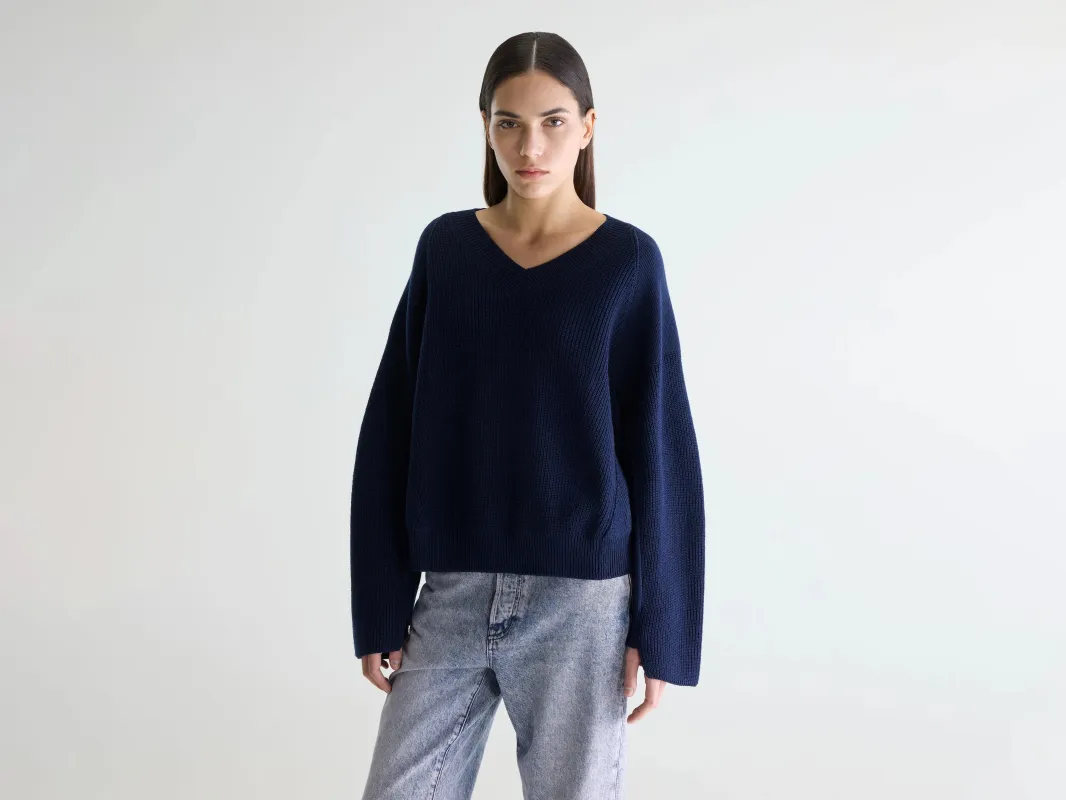 Aoth cropped sweater (261 / W / NAVY) sold by Bellrose