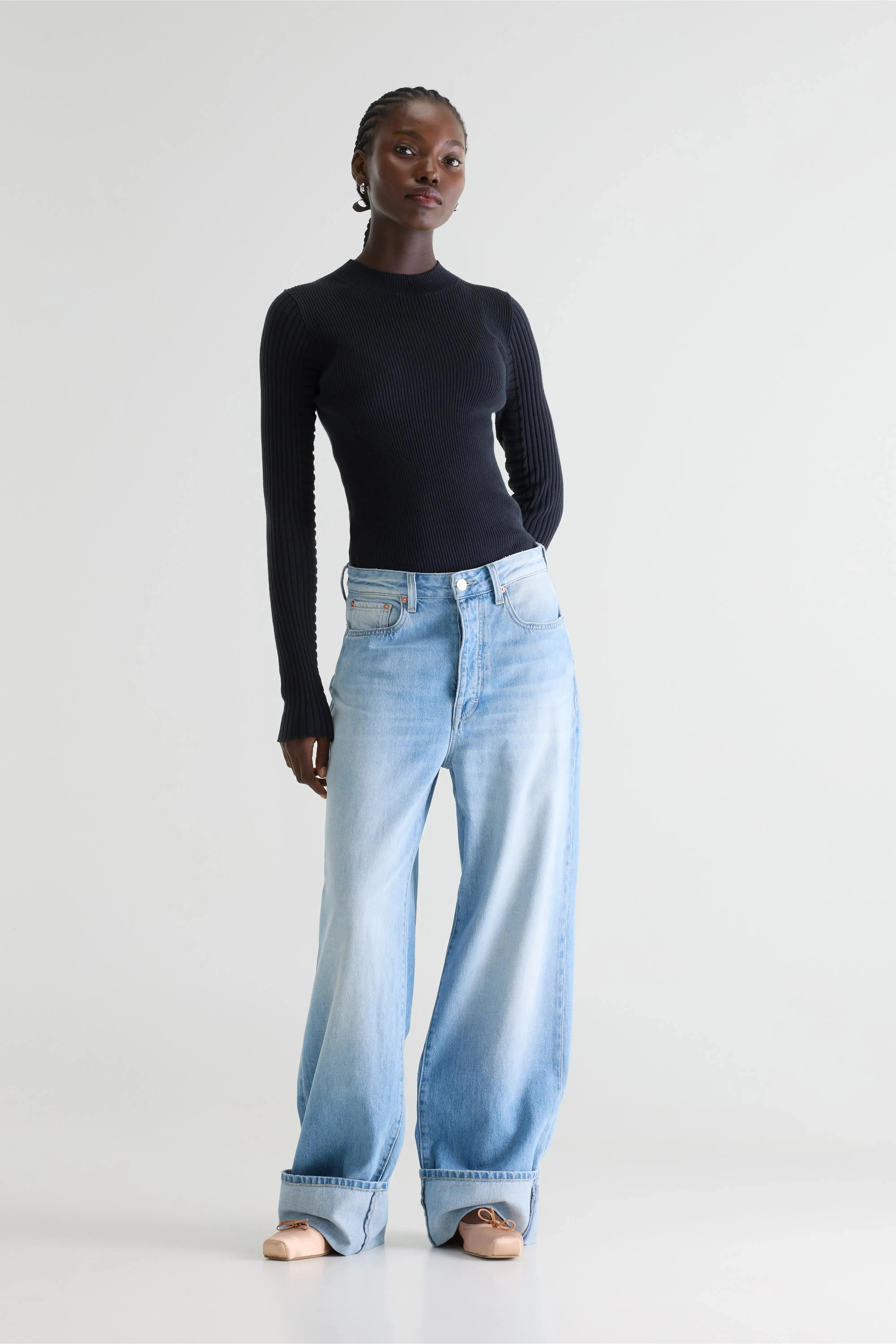 Denim N. 67 loose jeans (261 / W / USED LT BLUE) sold by Bellrose product image thumbnail 2