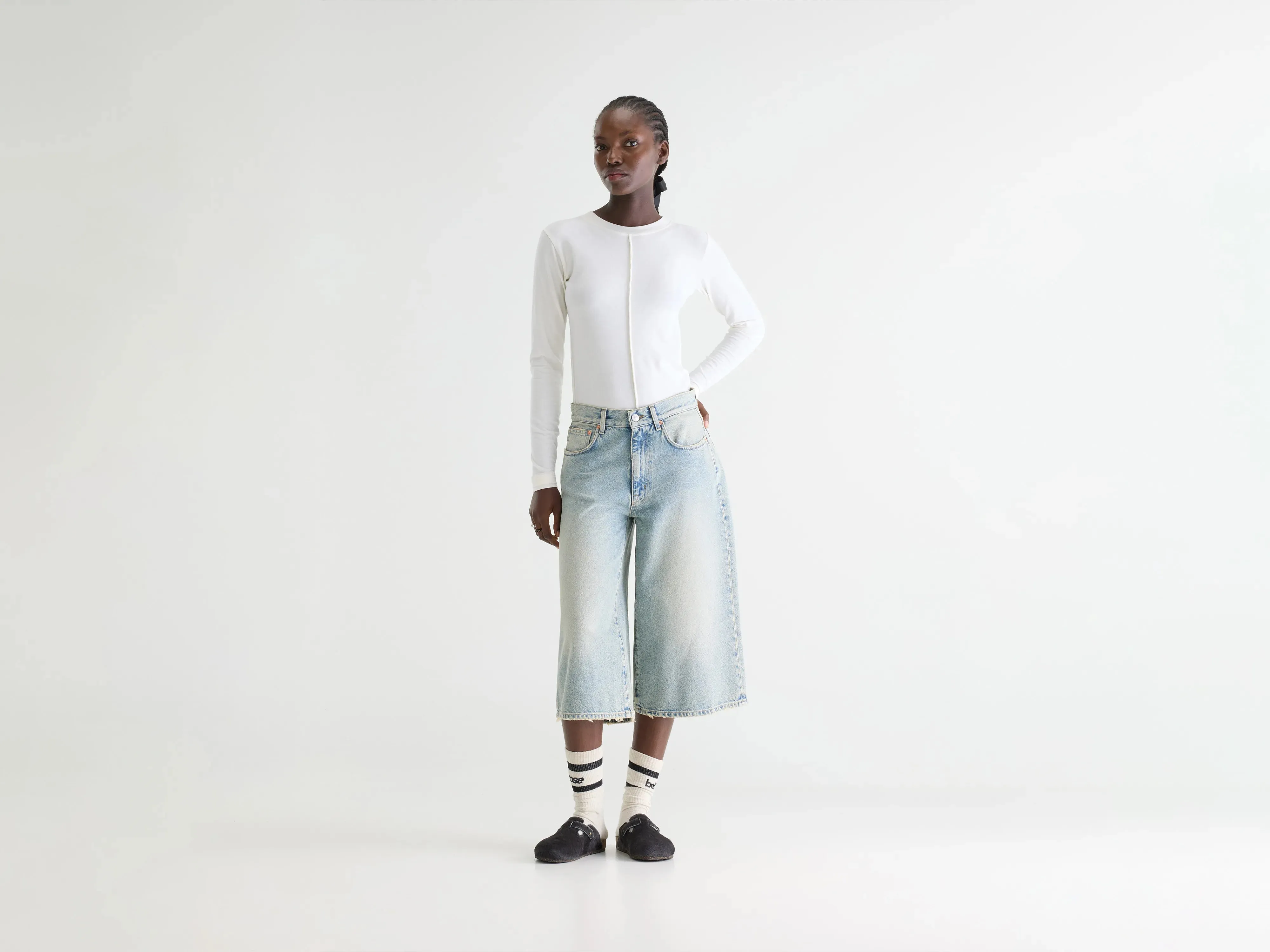 Kali baggy jeans (261 / W / DUSTY BLEACH) sold by Bellrose