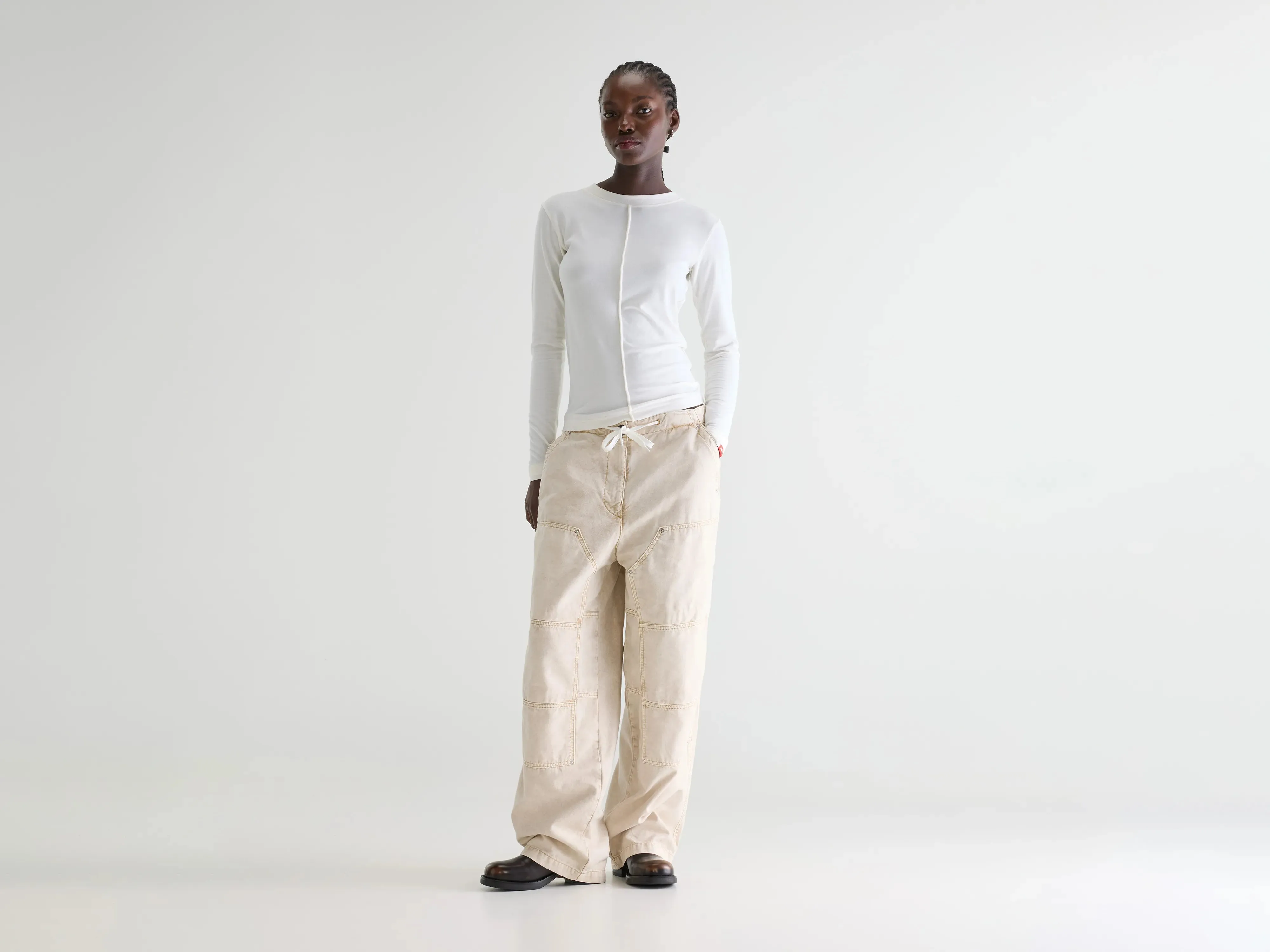 Phantom wide trousers (261 / W / BEIGE) sold by Bellrose