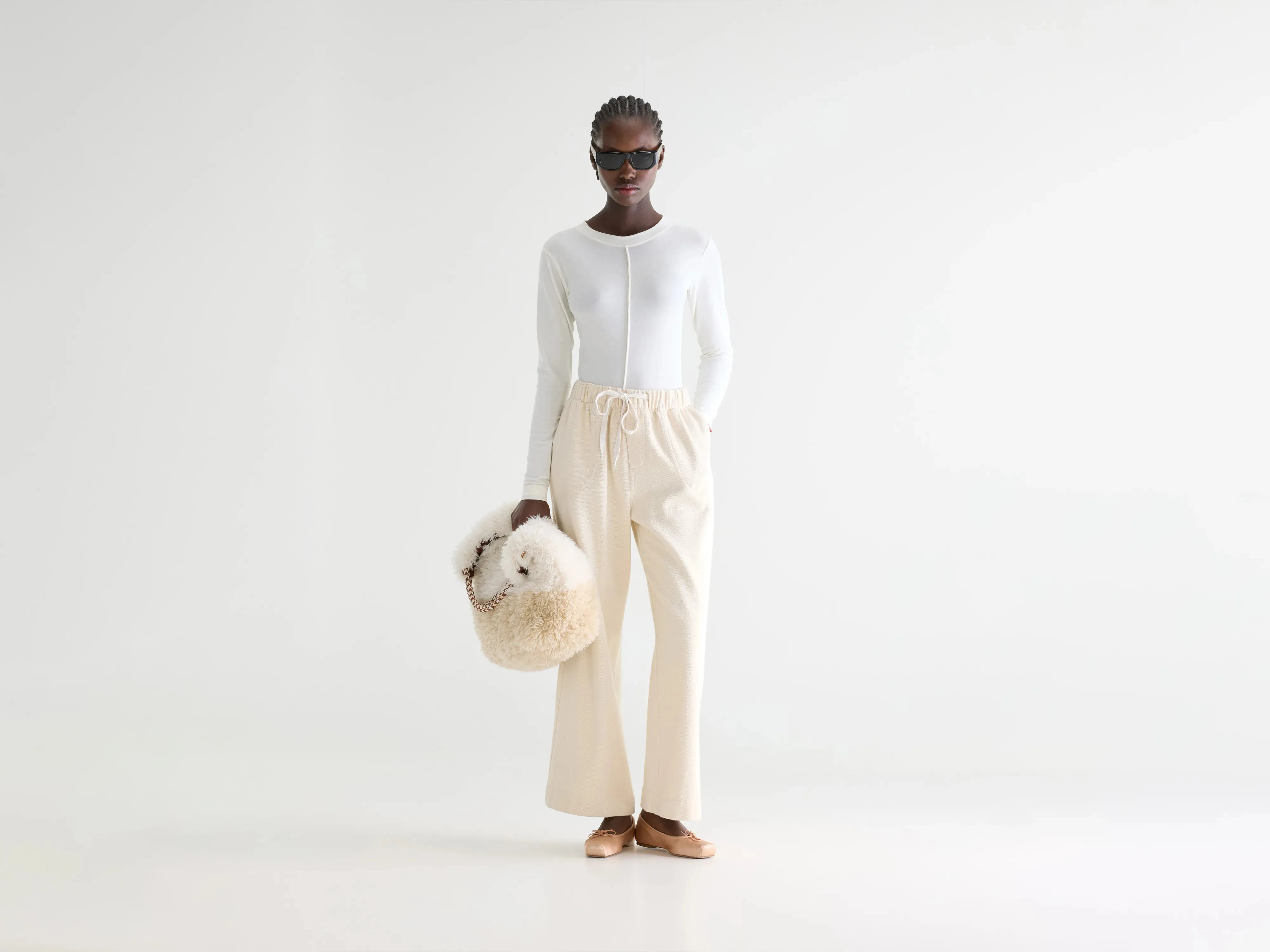 Juna relaxed trousers (261 / W / NATURAL) sold by Bellrose