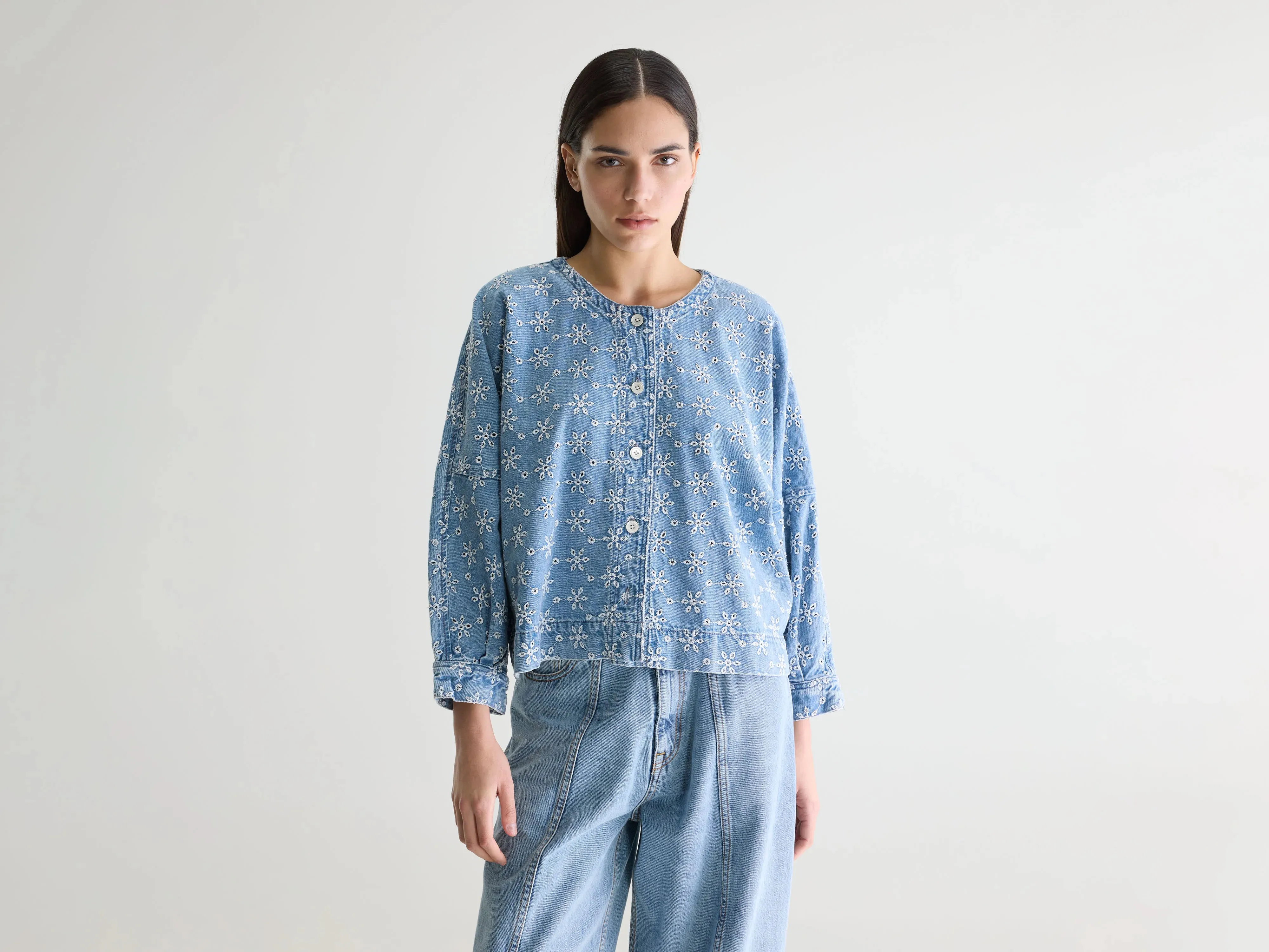 Pinda denim blouse (261 / W / MEDIUM BLEACH) sold by Bellrose