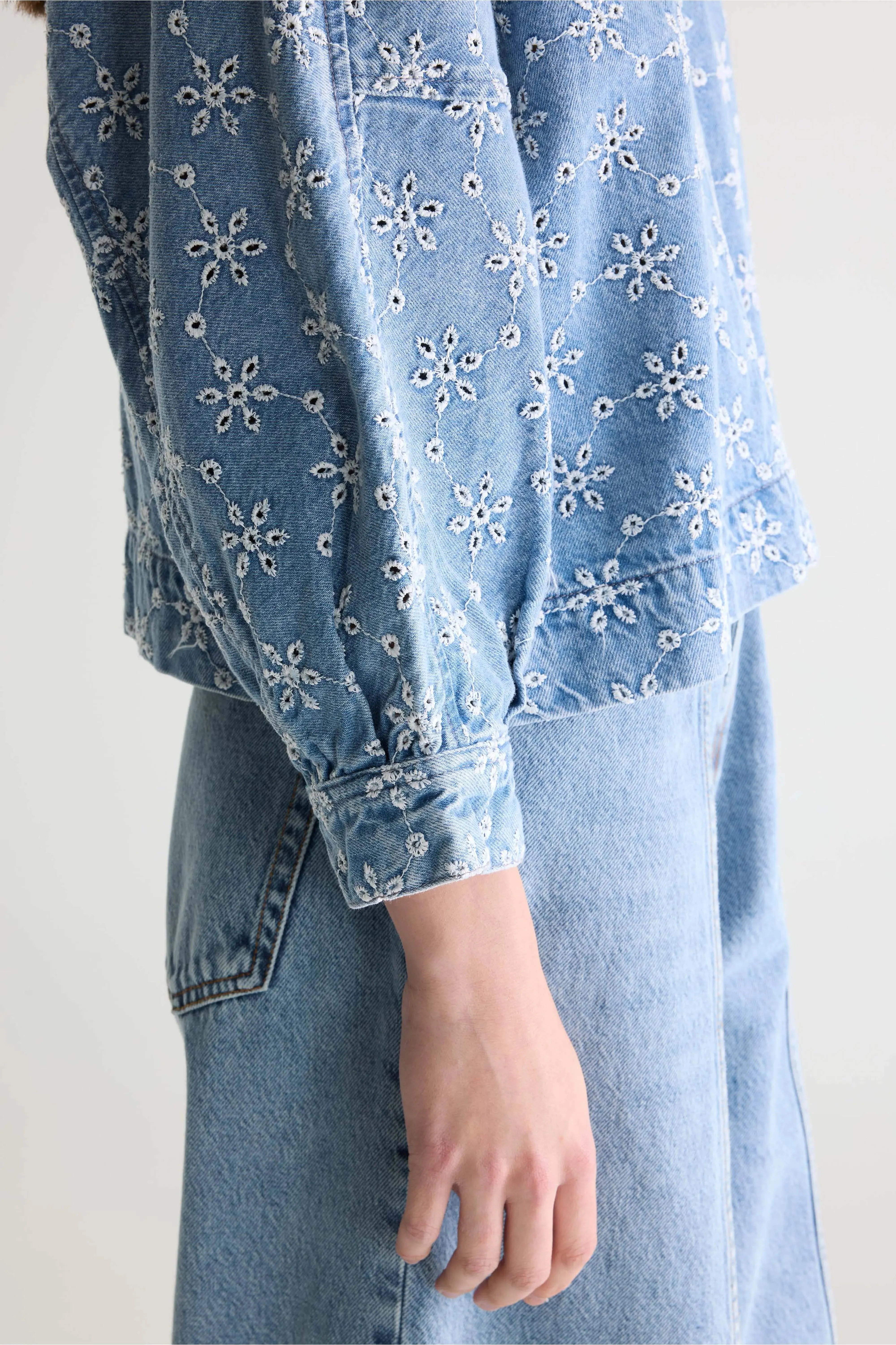 Pinda denim blouse (261 / W / MEDIUM BLEACH) sold by Bellrose product image thumbnail 5