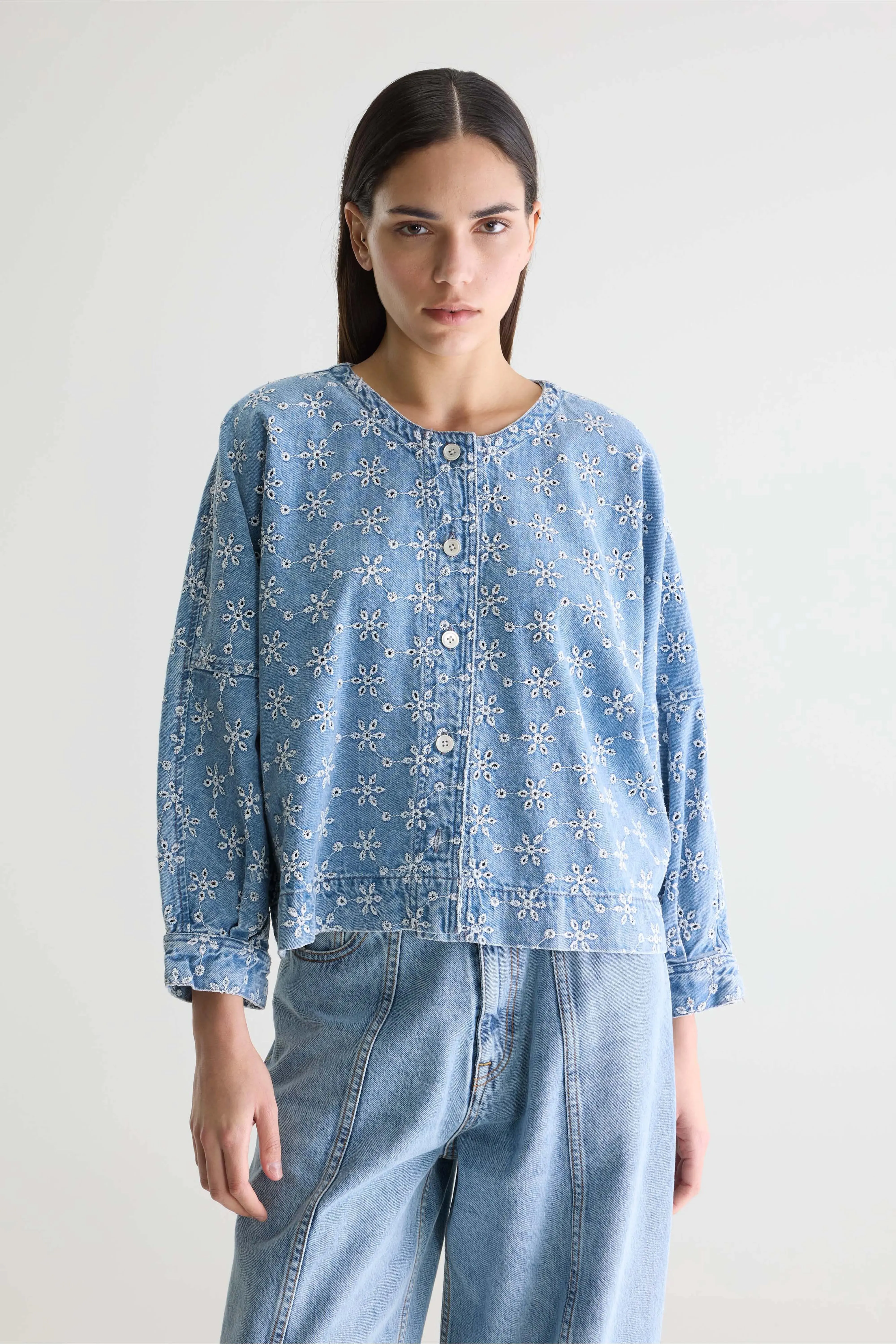 Pinda denim blouse (261 / W / MEDIUM BLEACH) sold by Bellrose product image thumbnail 2