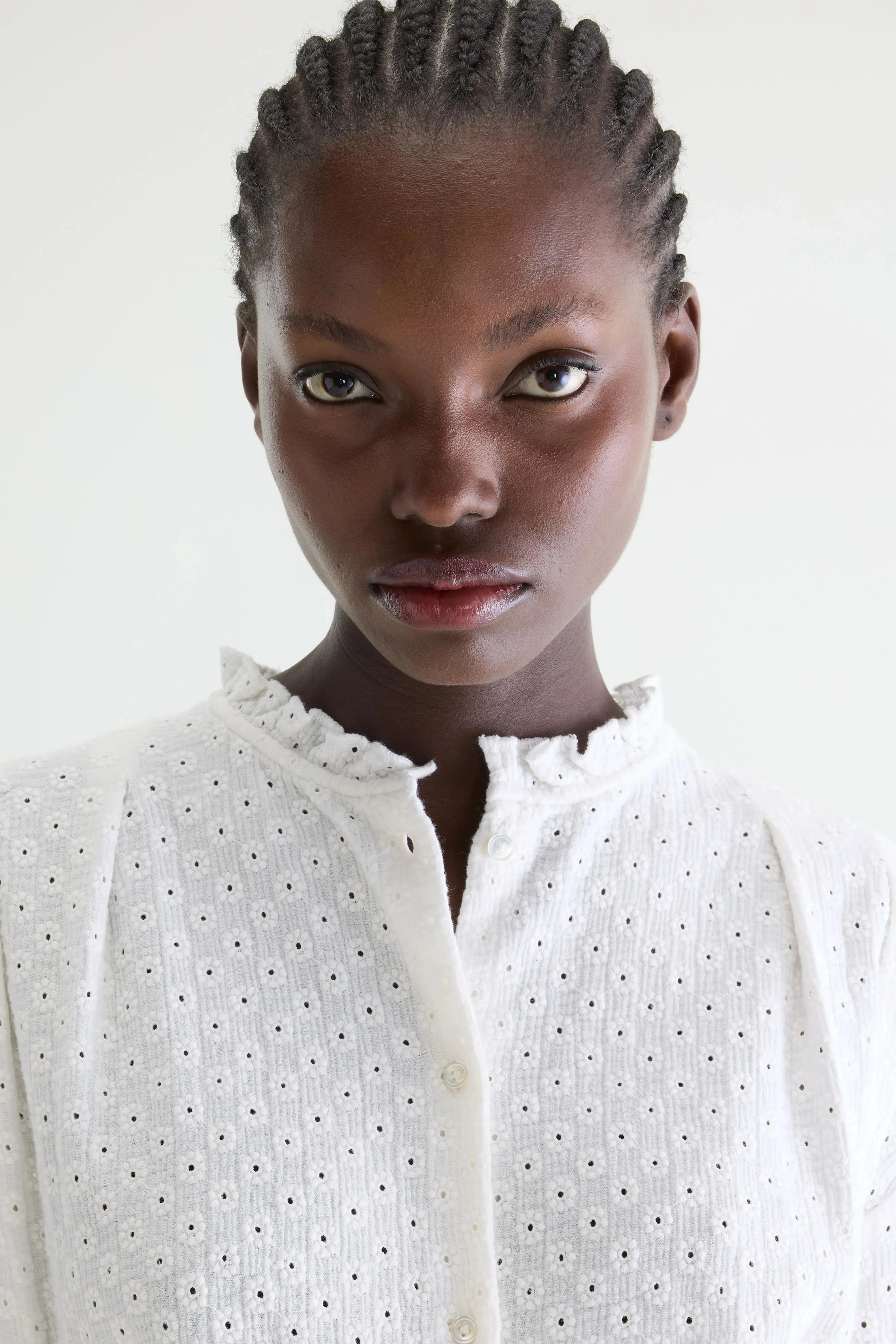 Chelsy embroidered blouse (261 / W / NATURAL) sold by Bellrose product image thumbnail 5