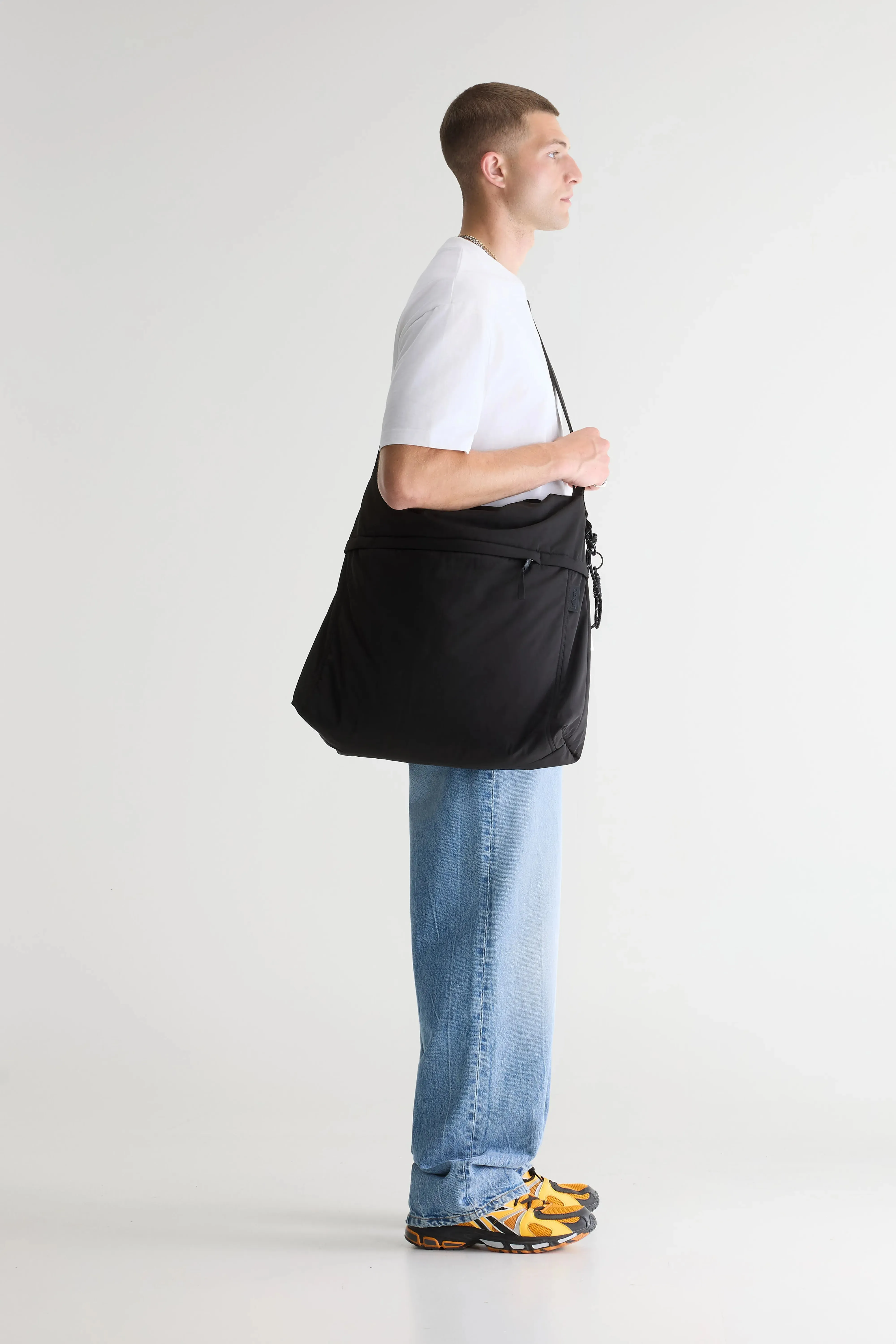 Hendem shoulder bag (261 / M / BLACK) sold by Bellrose product image thumbnail 3