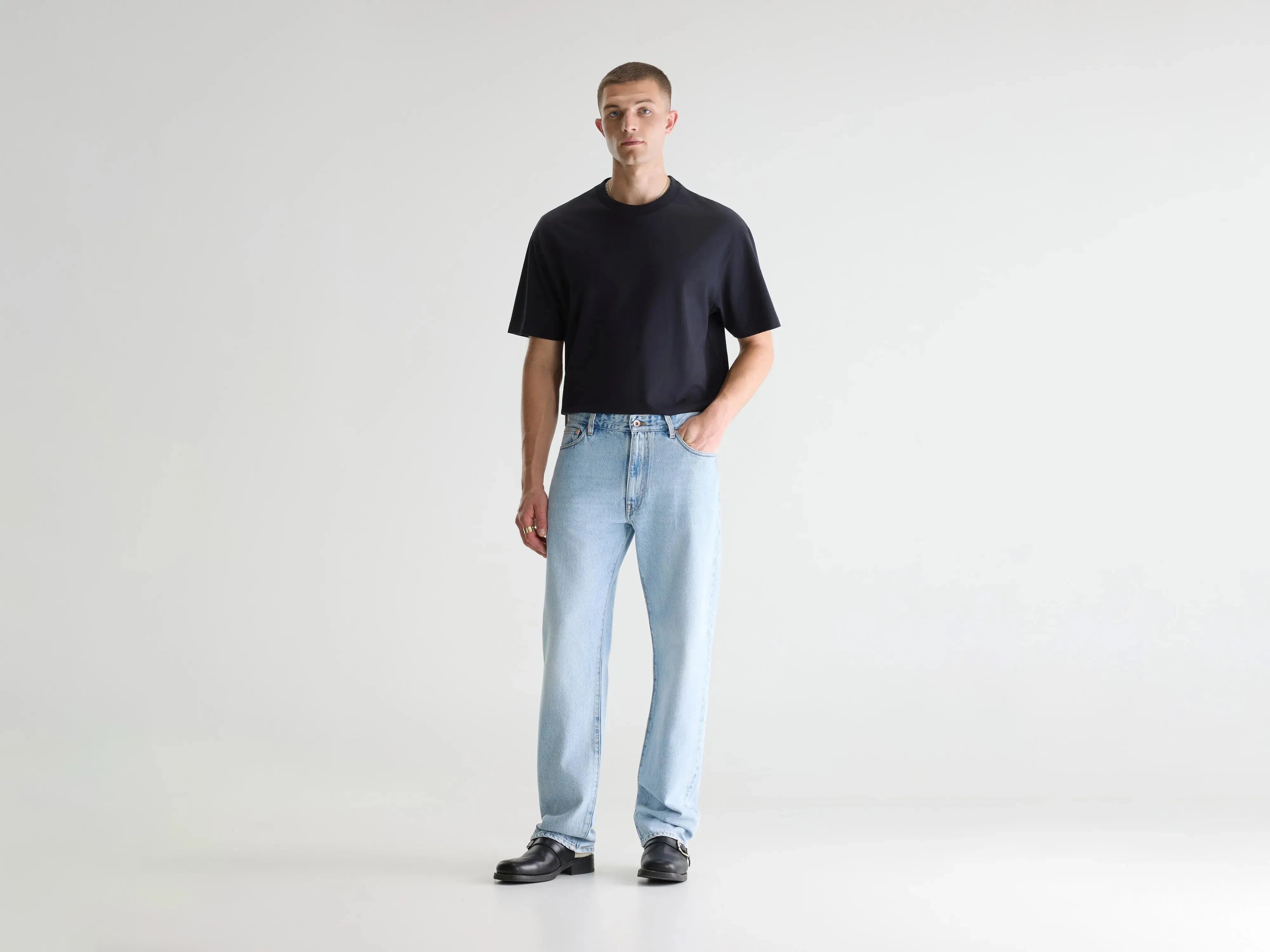 Denim N. 09 - straight jeans (261 / M / USED LT BLUE) sold by Bellrose