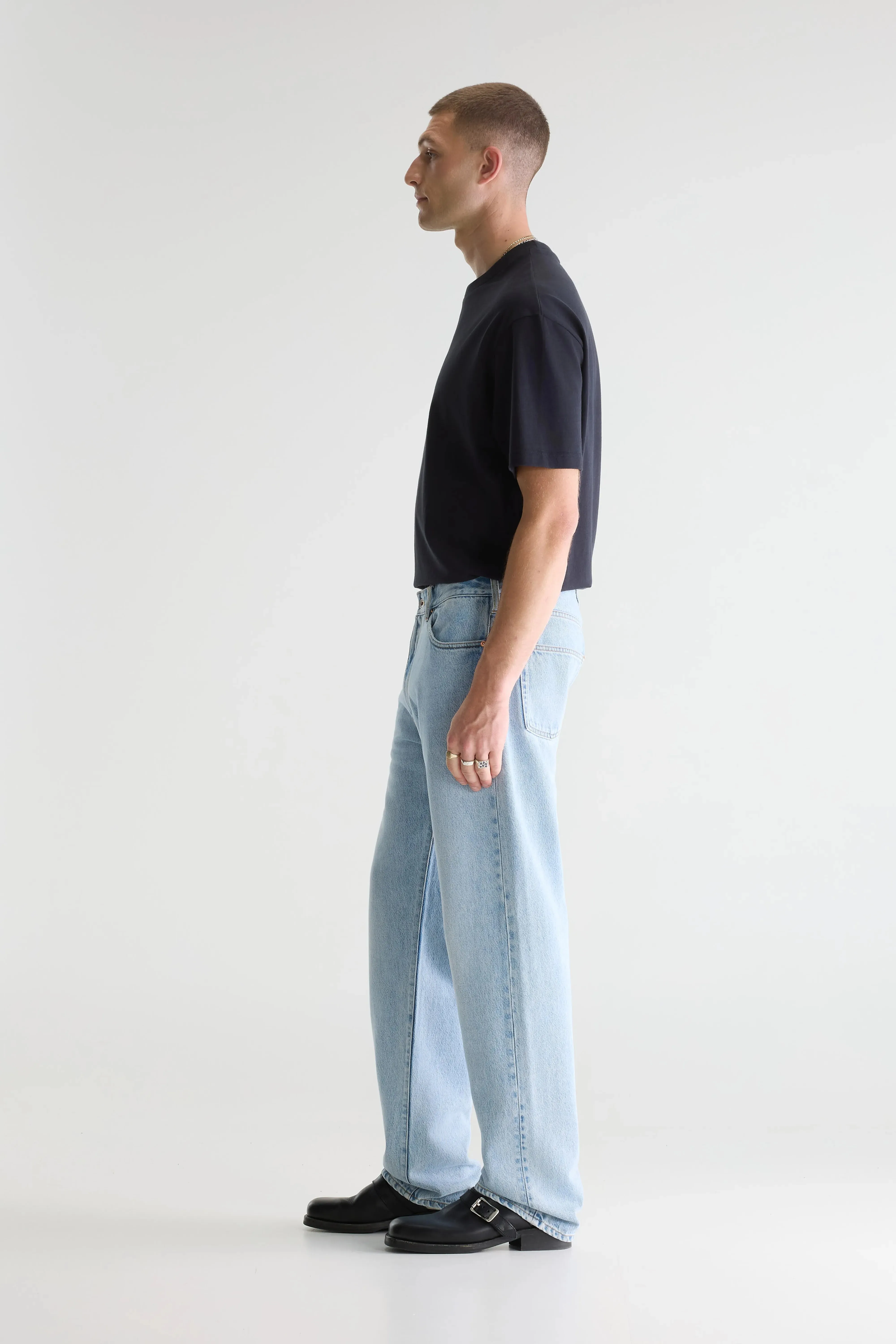 Denim N. 09 - straight jeans (261 / M / USED LT BLUE) sold by Bellrose product image thumbnail 4