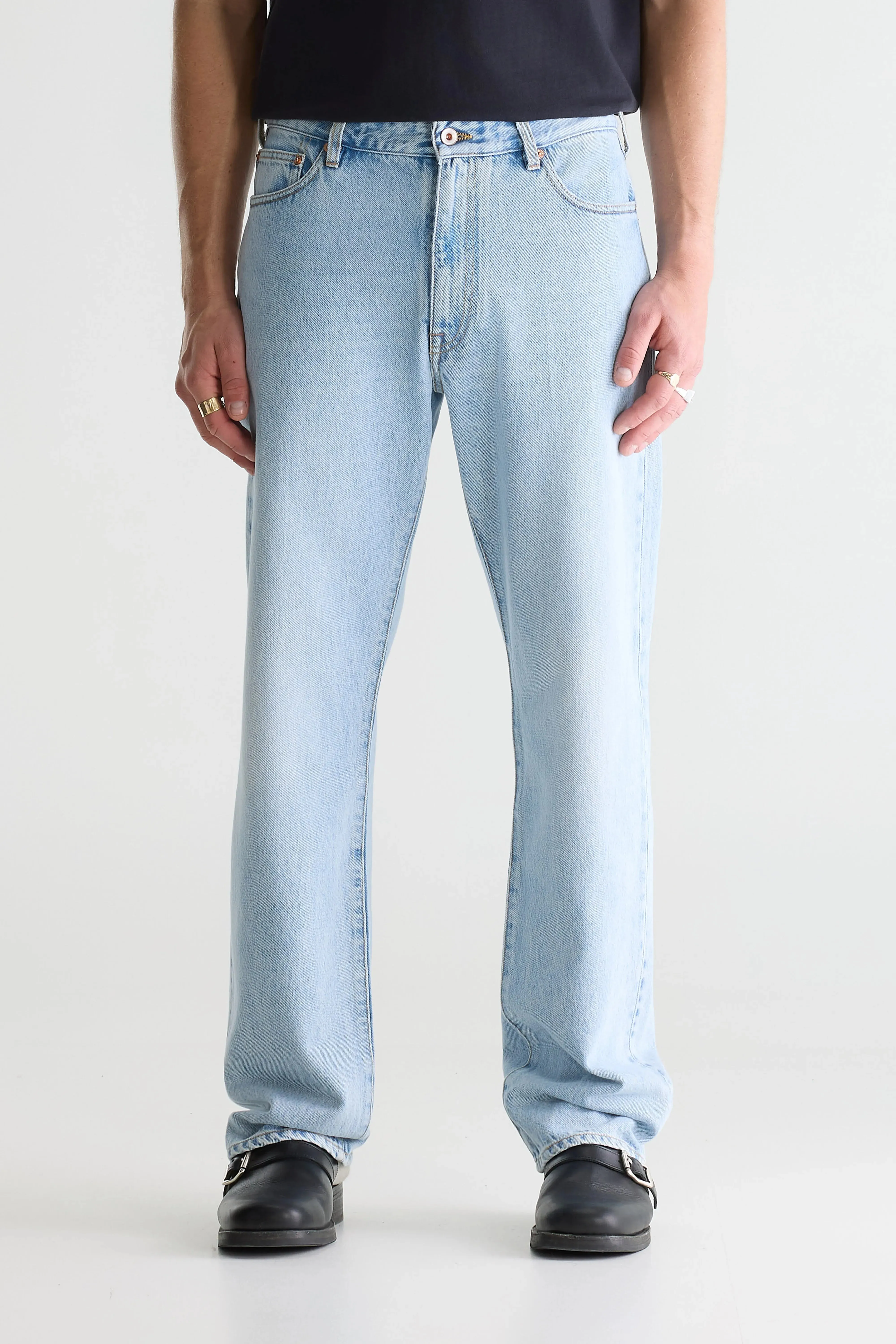 Denim N. 09 - straight jeans (261 / M / USED LT BLUE) sold by Bellrose product image thumbnail 3