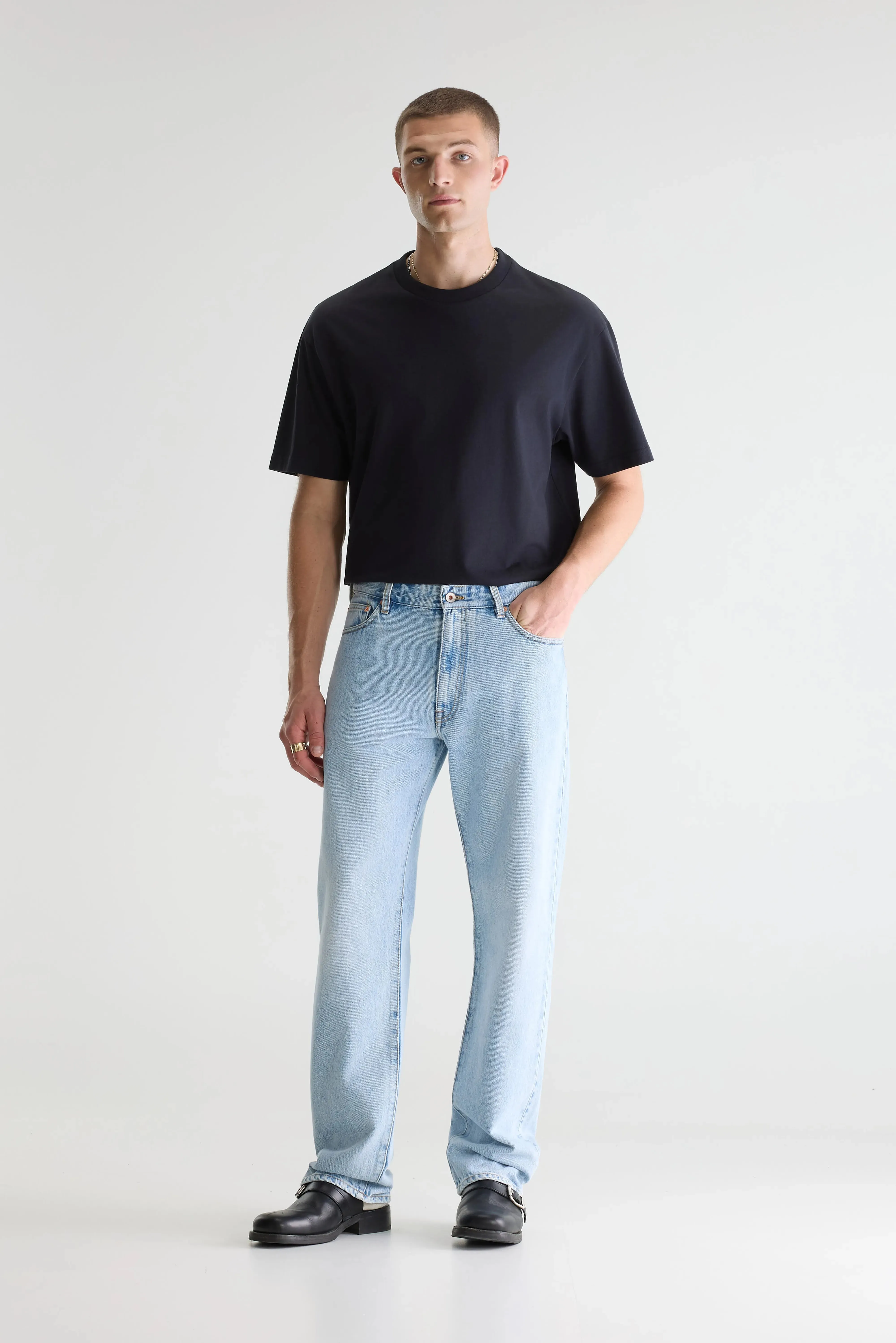 Denim N. 09 - straight jeans (261 / M / USED LT BLUE) sold by Bellrose product image thumbnail 2